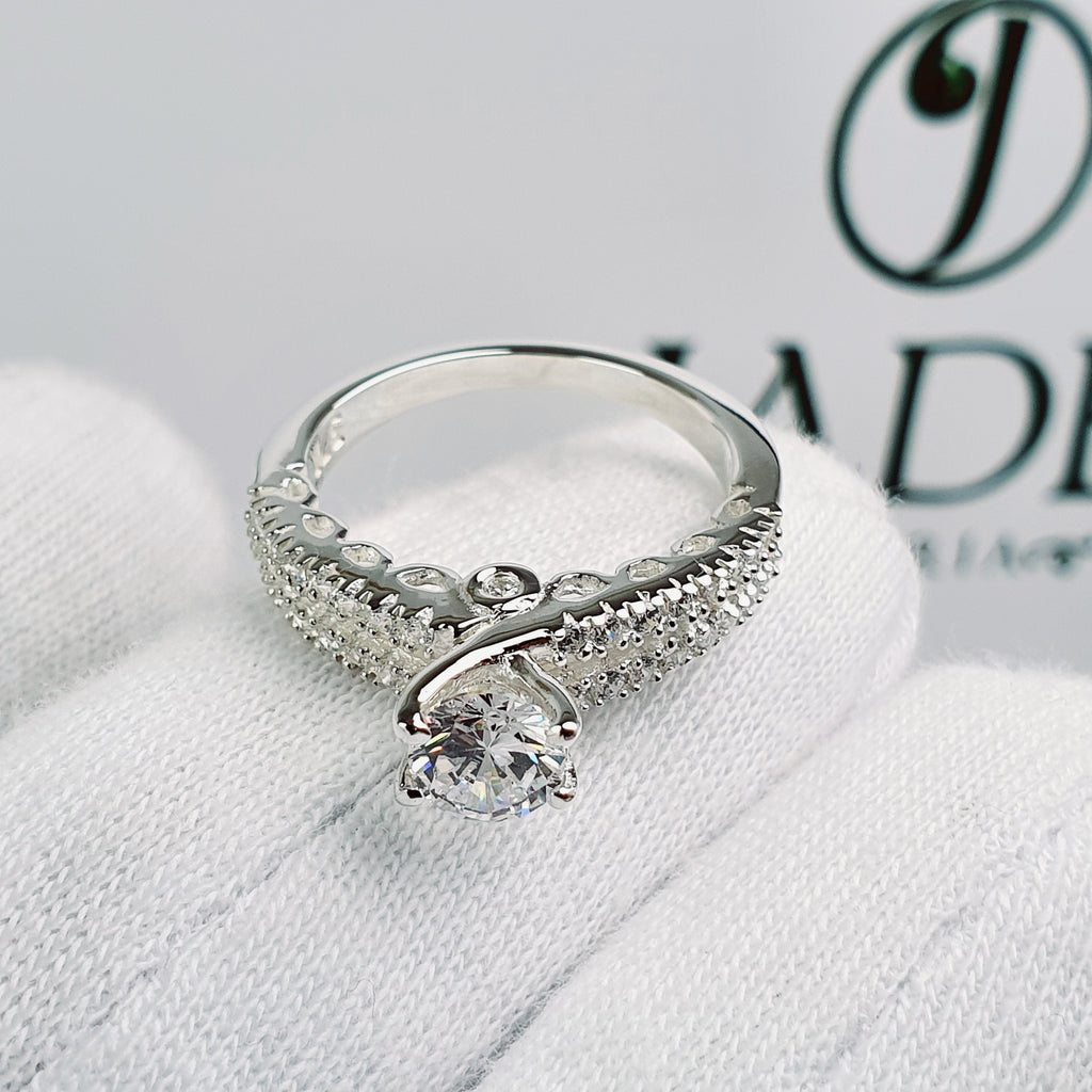 Anillo en Plata con Diseños