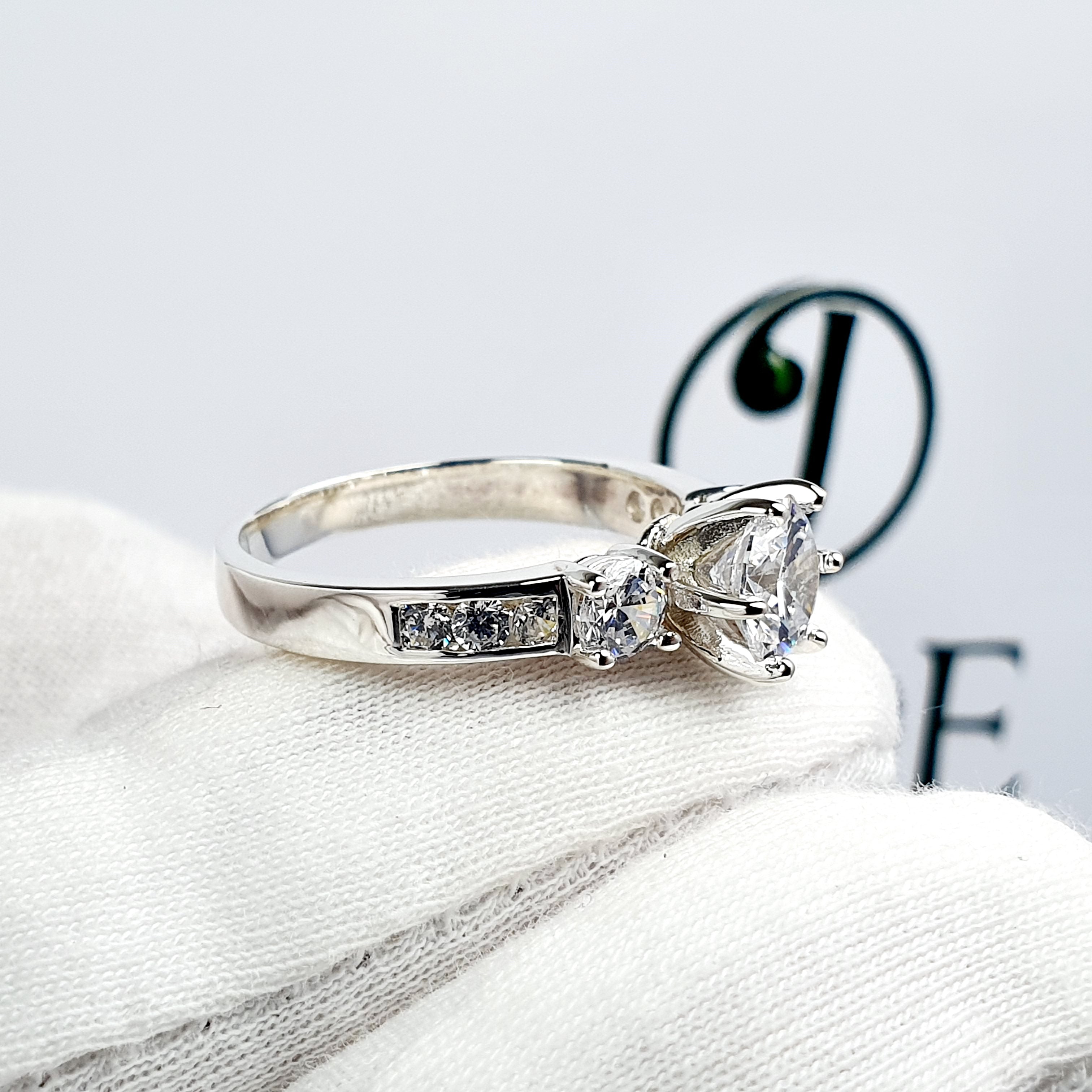 Anillo de Compromiso Plata " Leysi"