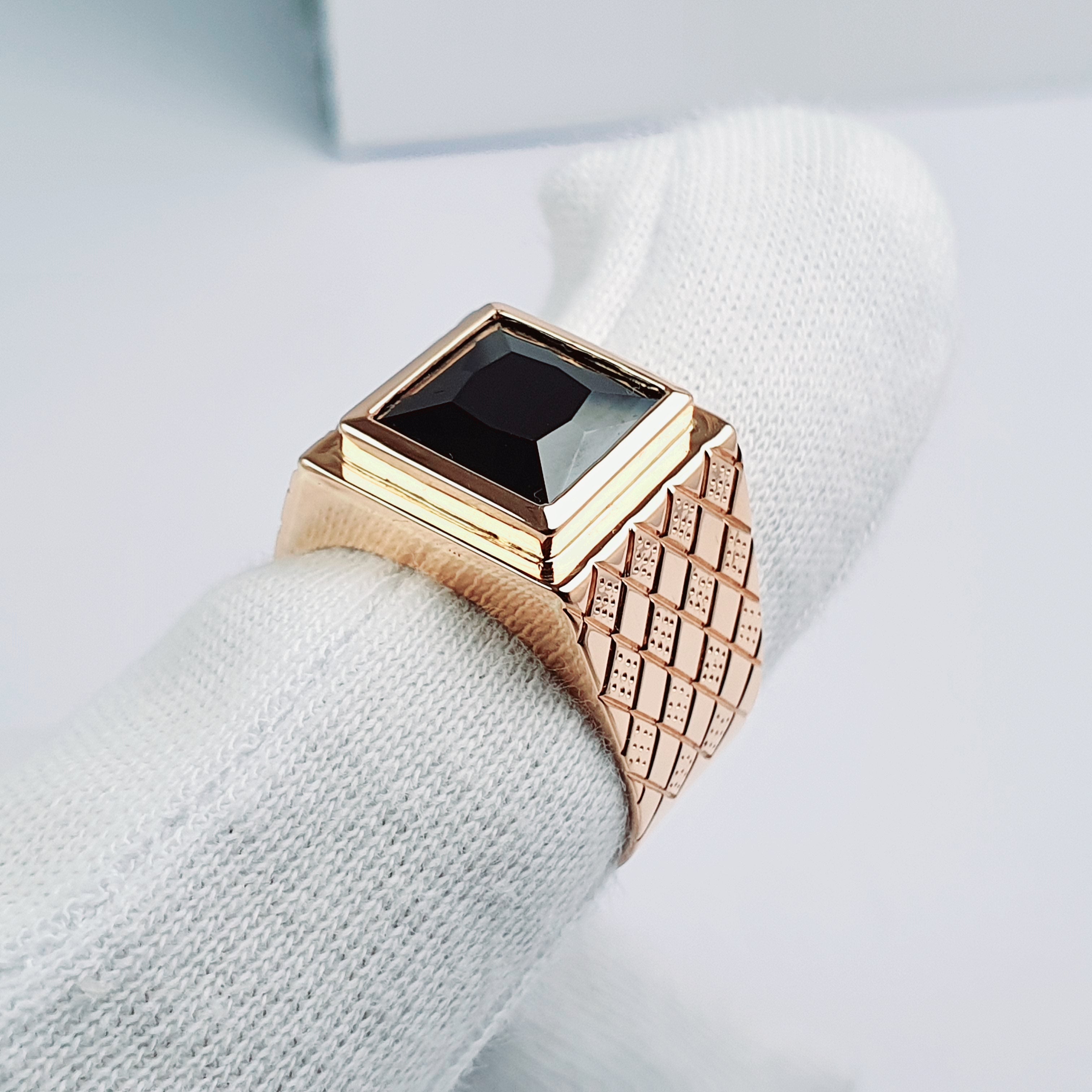 Anillo Chevalier con Piedra Cuadrada para Varón en Oro 18k