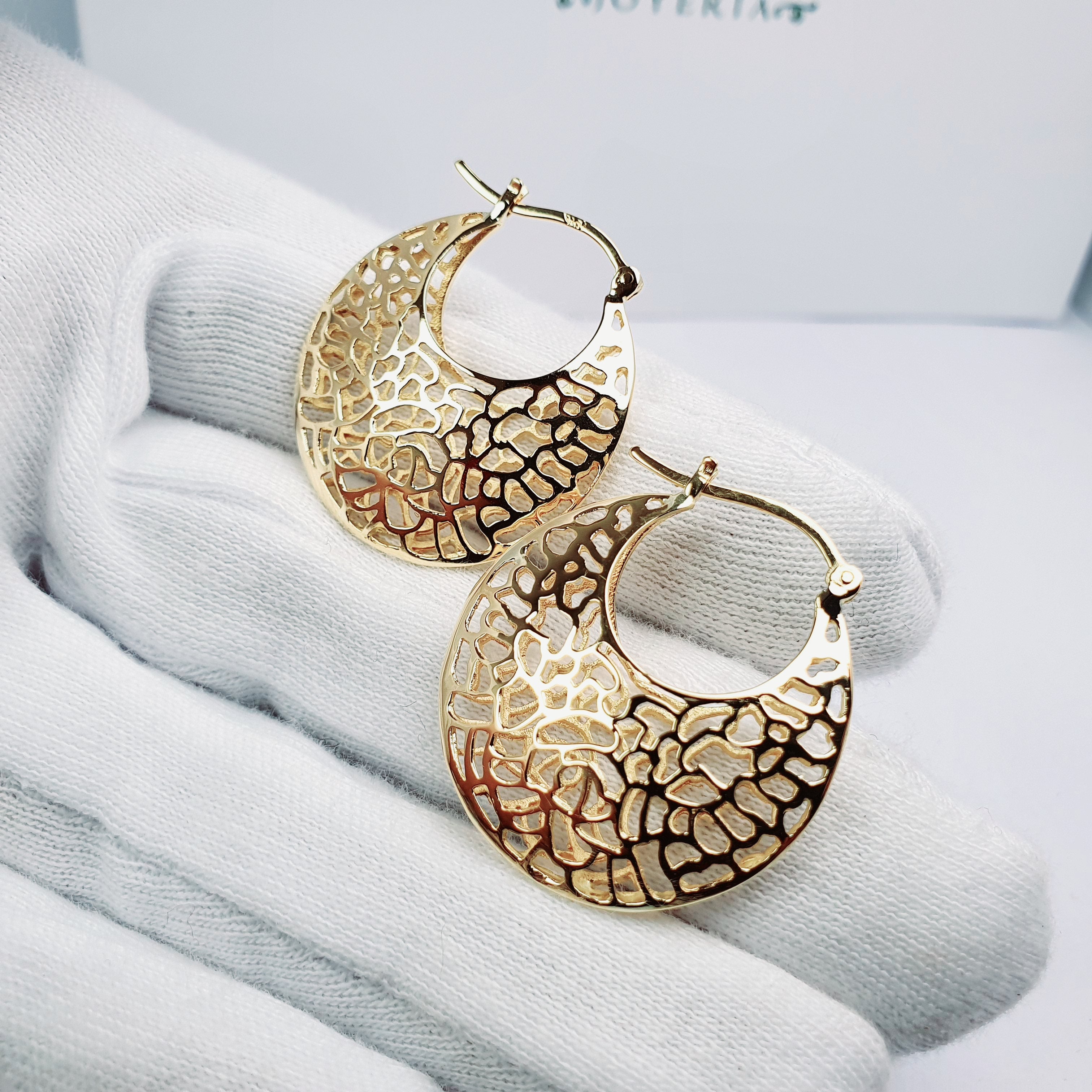 Argollas en Oro Caladas Tipo Globo