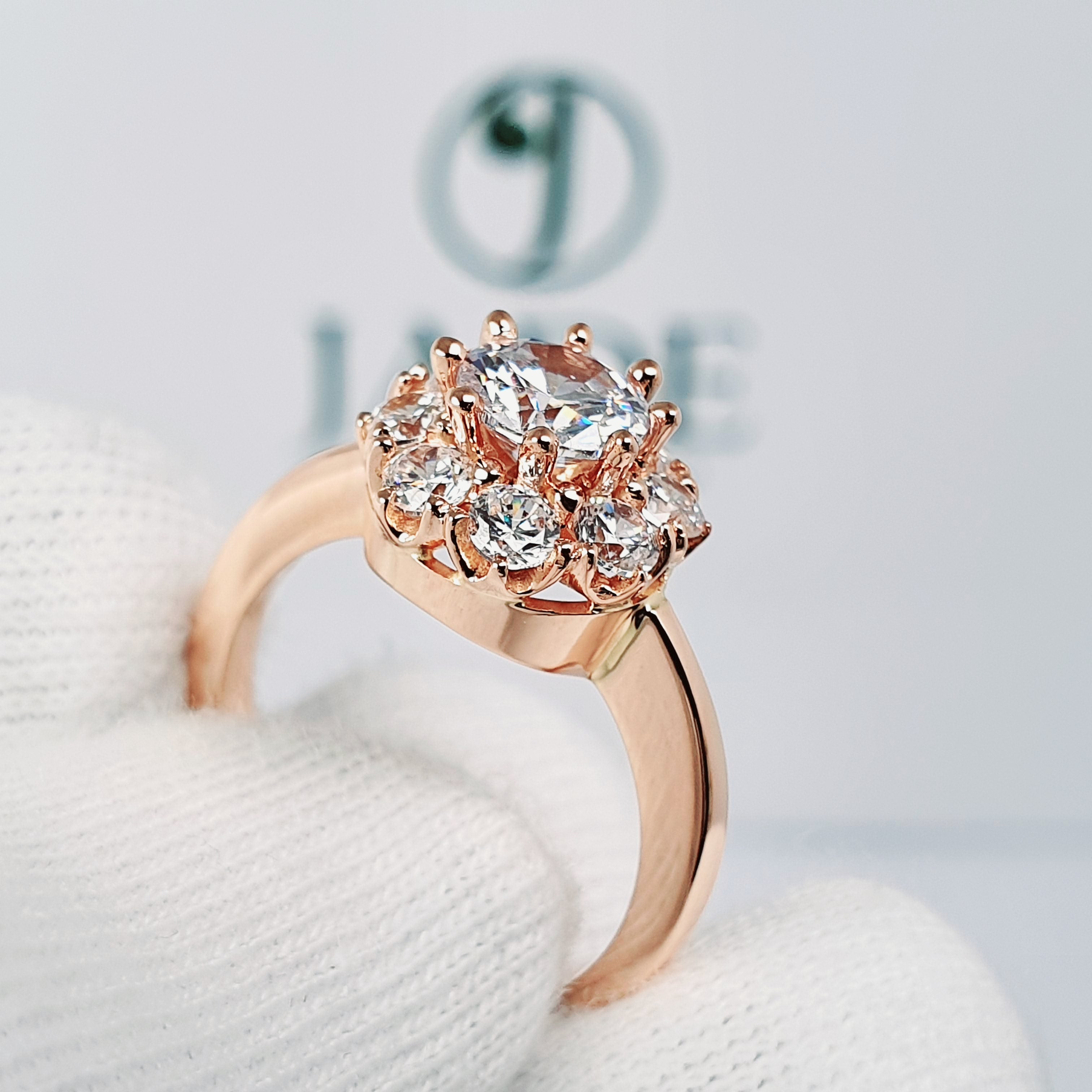 Anillo de compromiso tipo Roseta