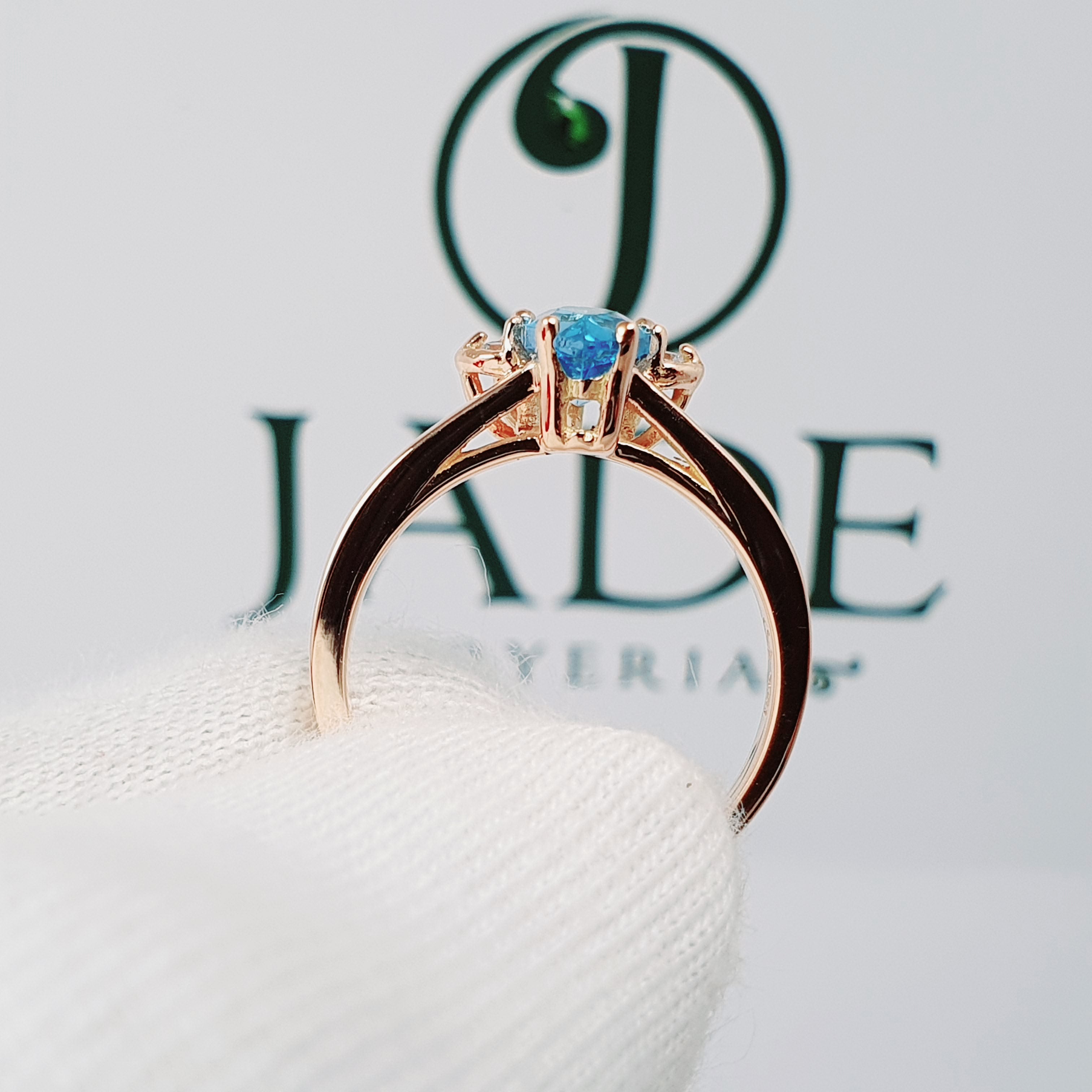 Anillo con Piedra Natural "Agua Marina"