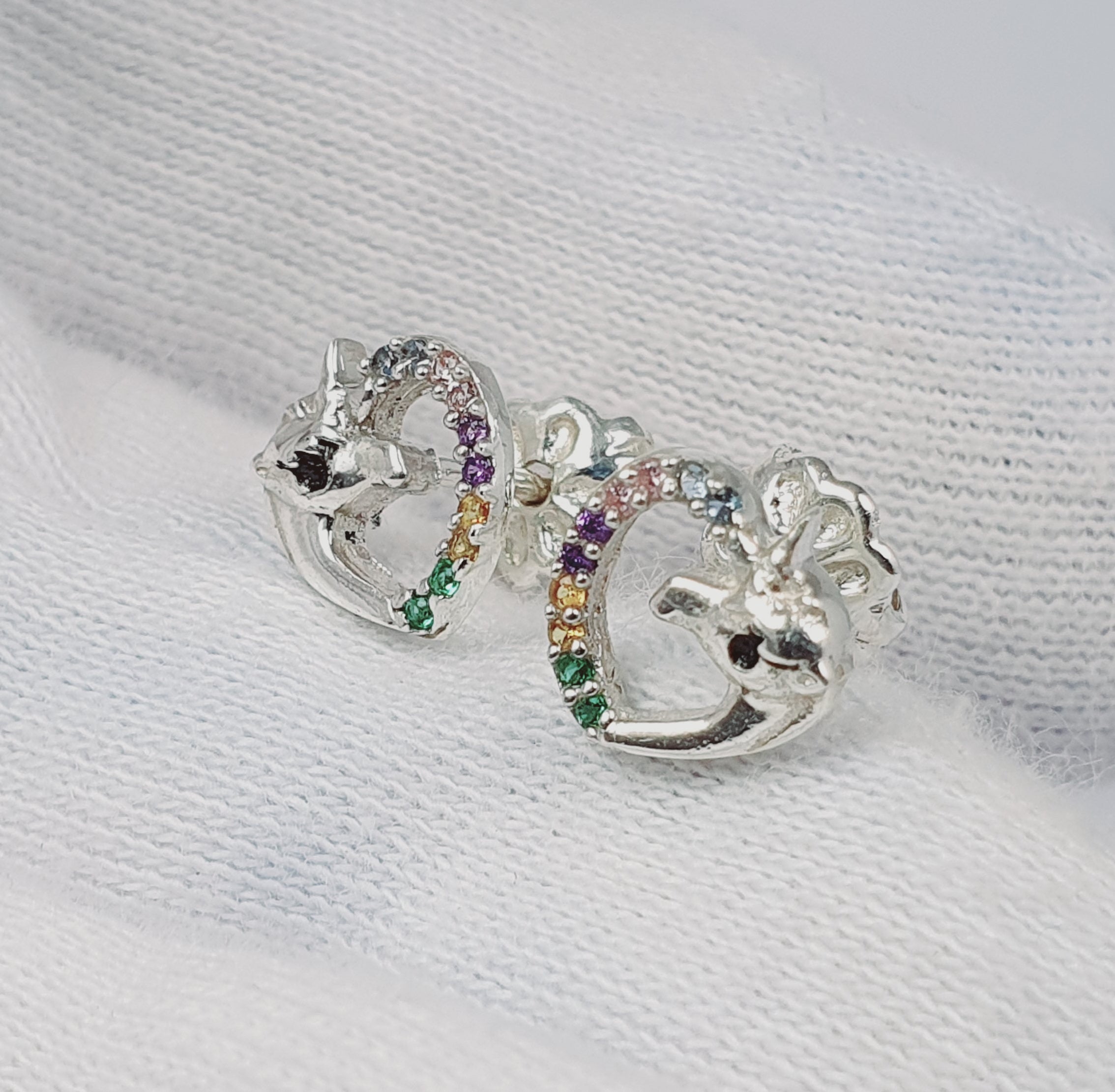 Aretes de unicornio en plata con piedras