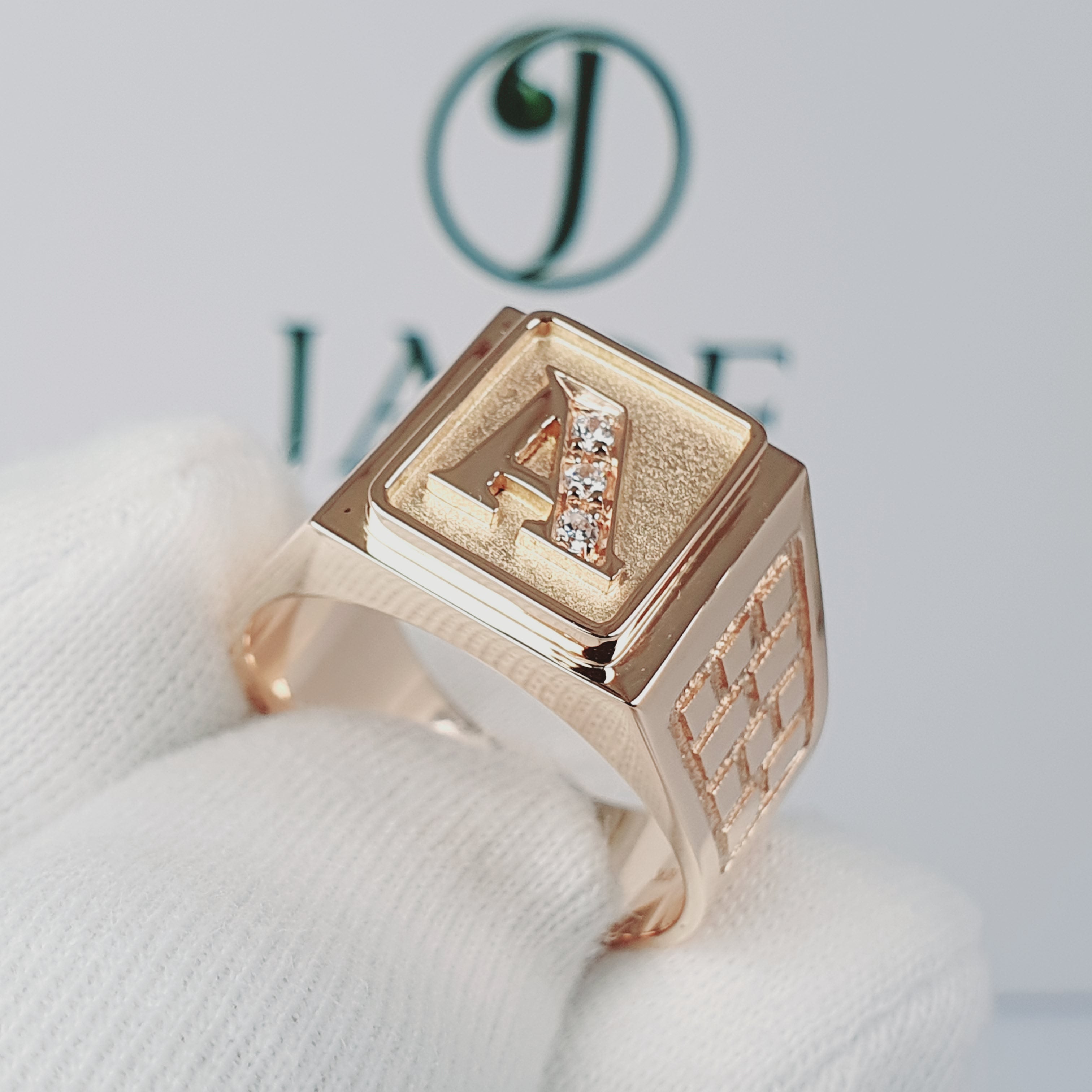 Chevalier personalizado para varon con letra oro 18k