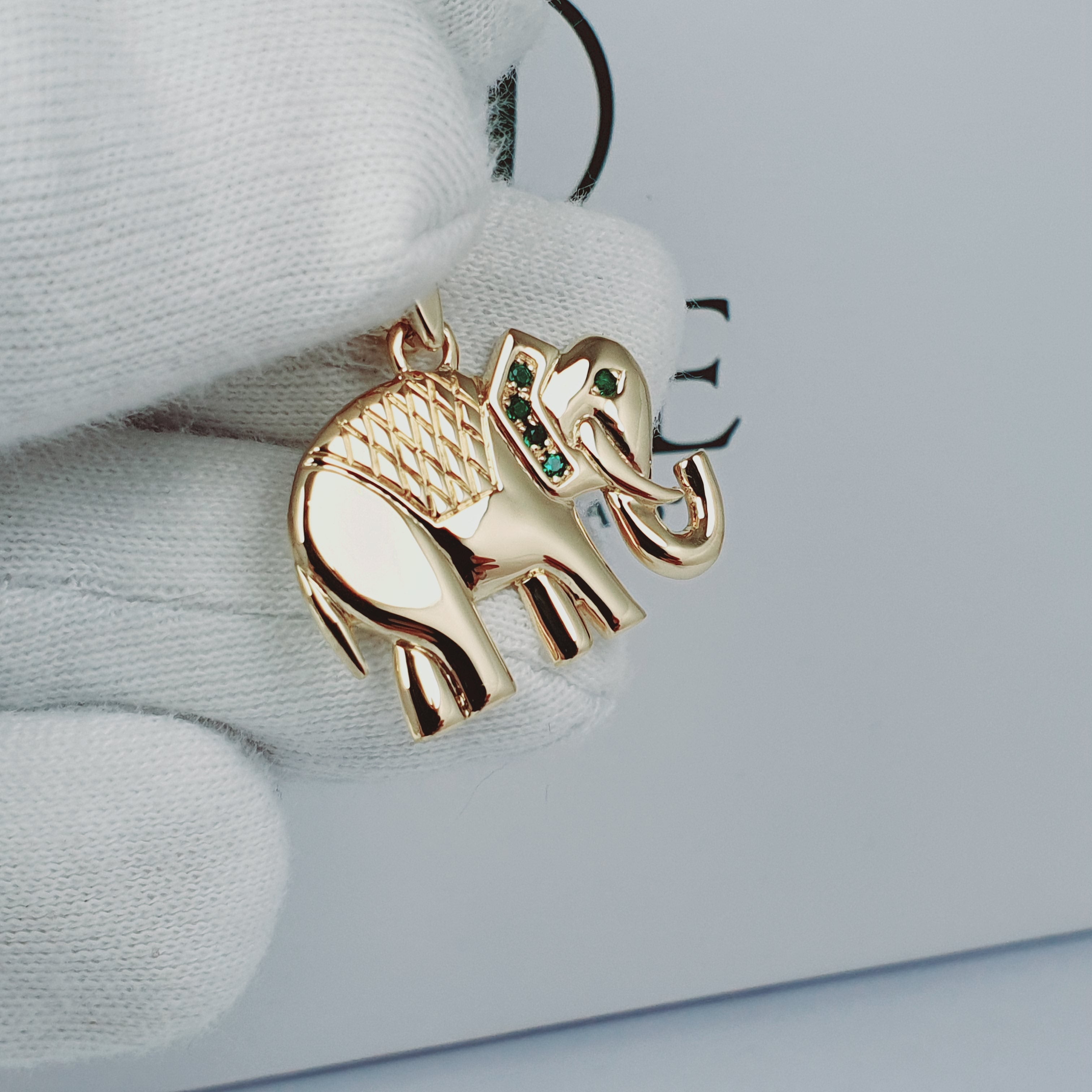 Dije Elefante 18k