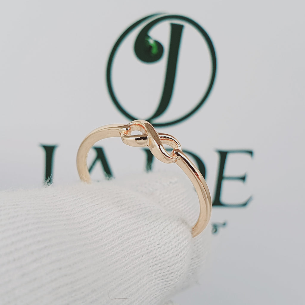 Anillo Infinito delicado para dama 18k oro