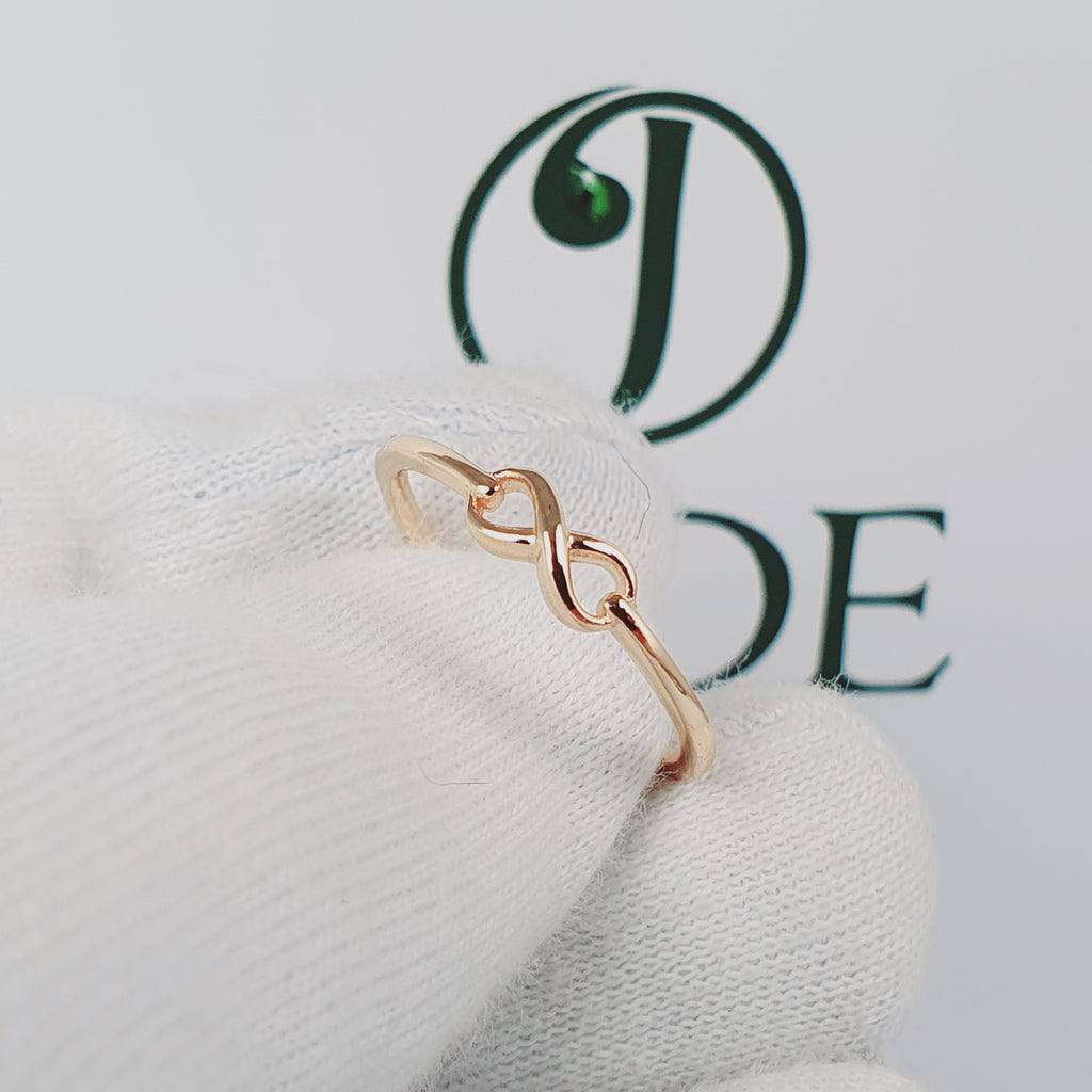 Anillo Infinito delicado para dama 18k oro