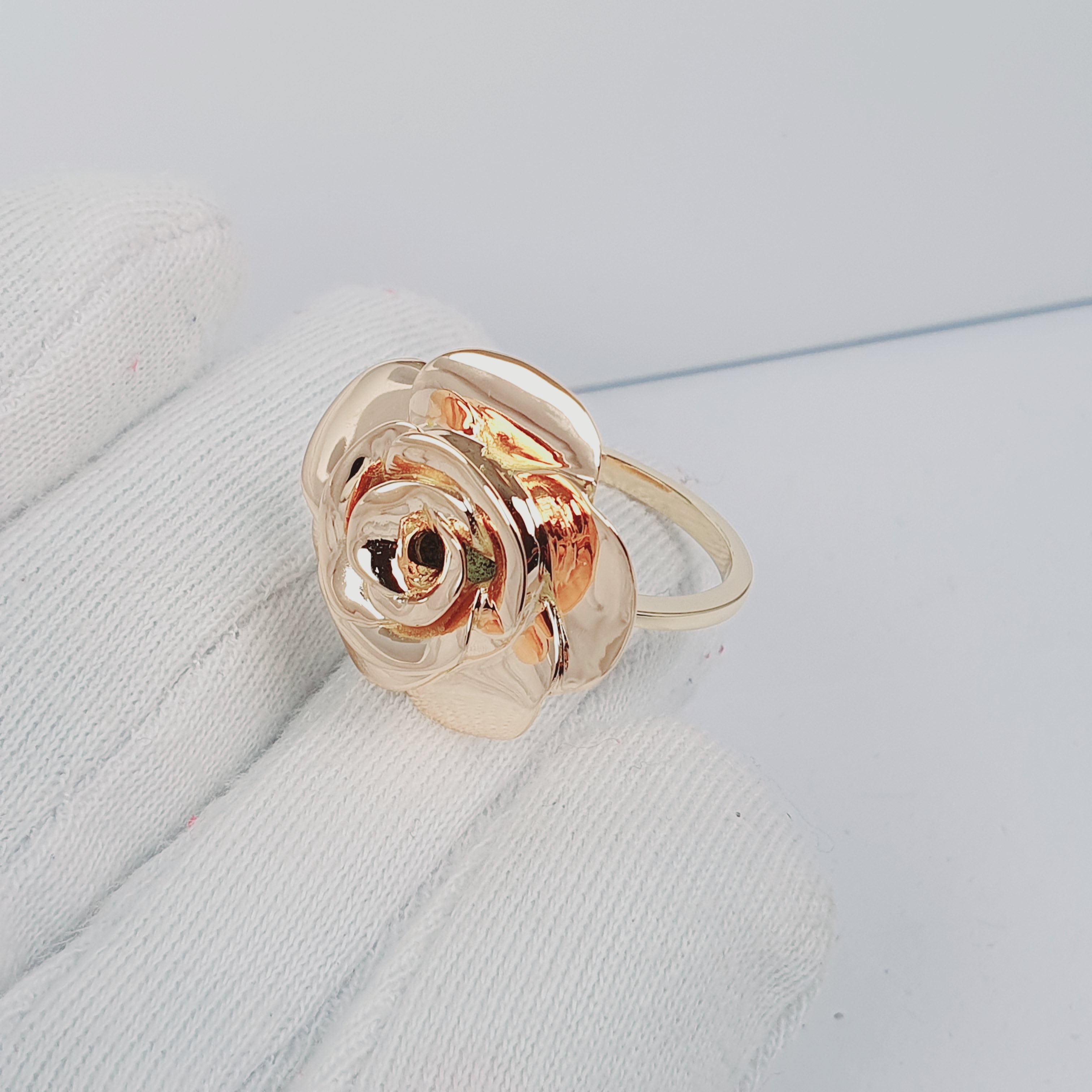 Anillo de Rosa en oro 18k