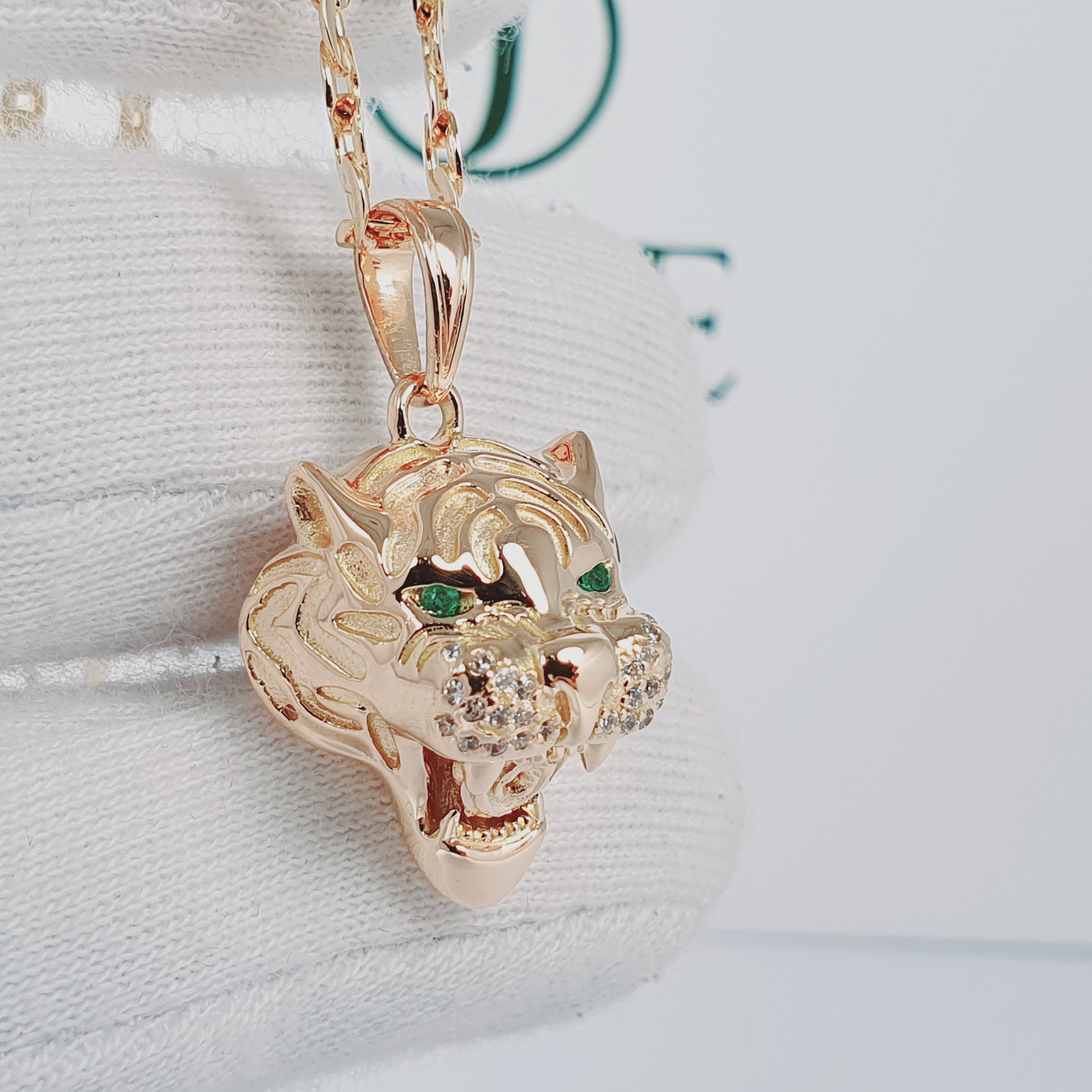 Dije de Tigre oro 18k