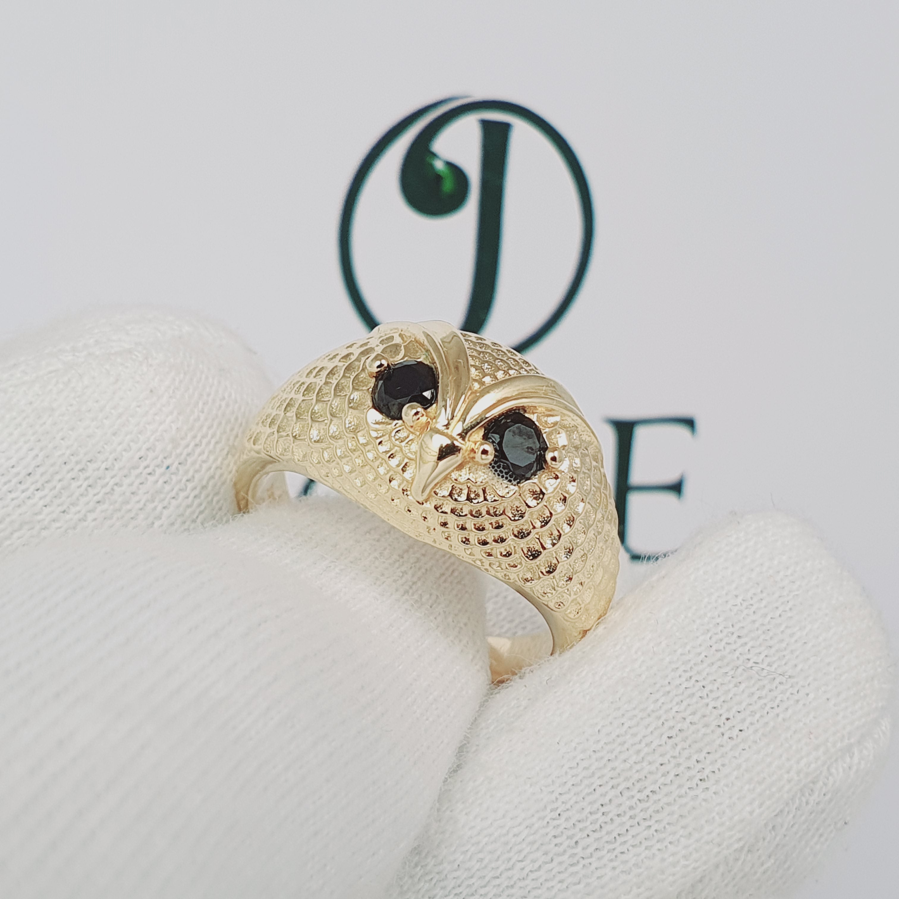 Anillo de Buho en oro 18k