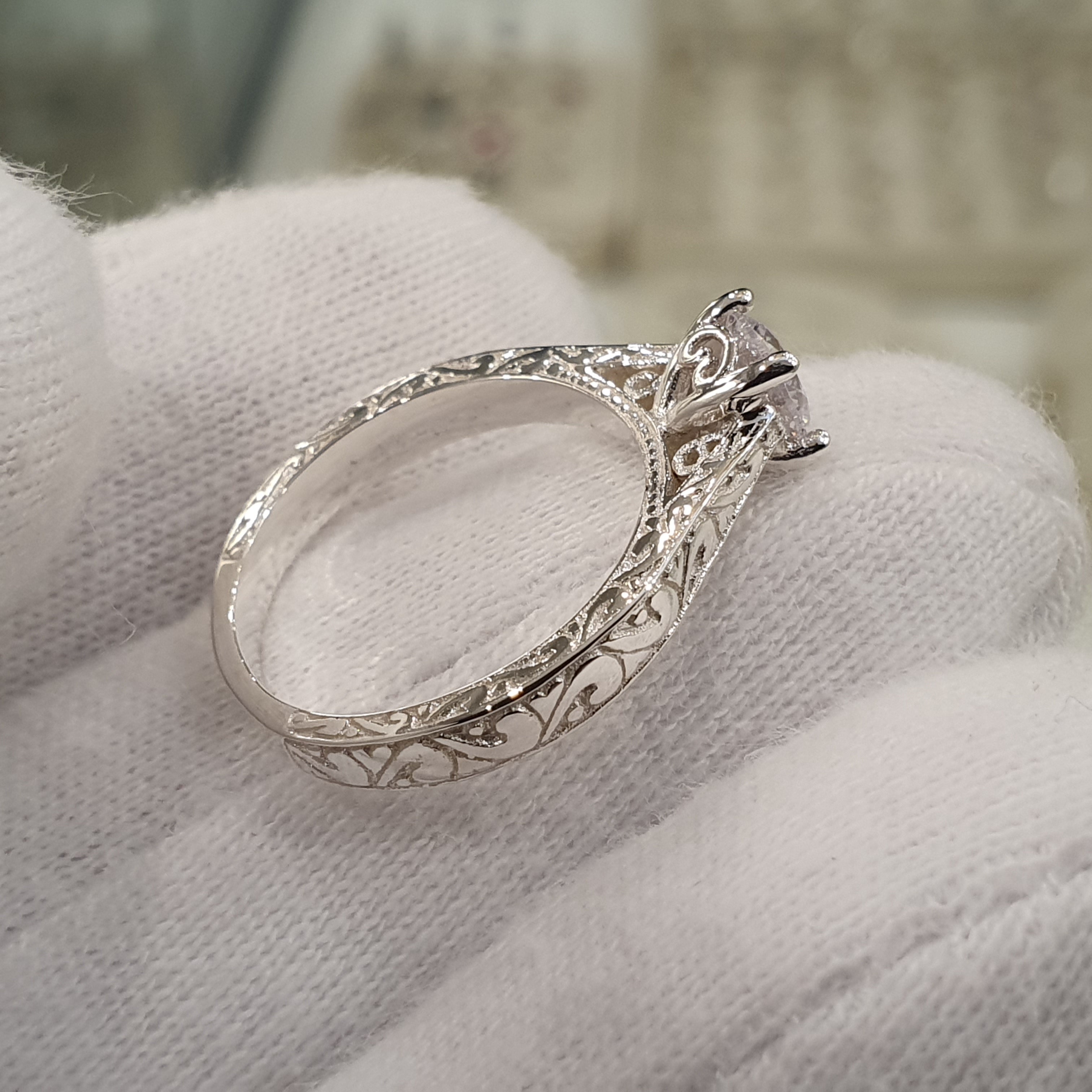 Anillo en plata labrado "Brillit"