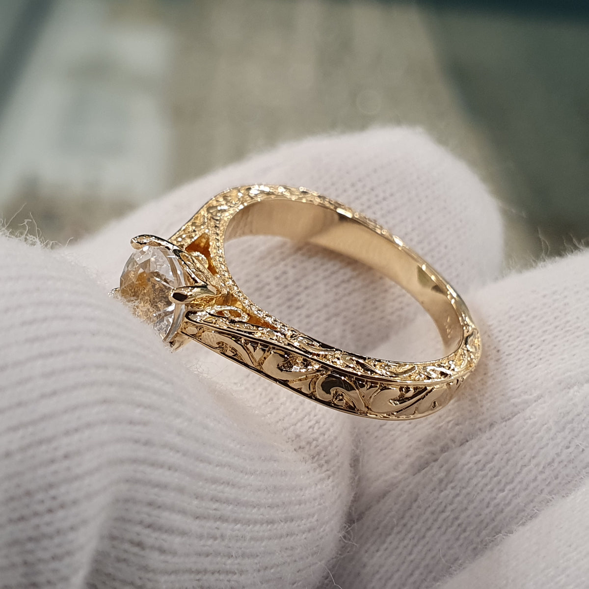 Anillo de Compromiso Brillit en Oro 18k