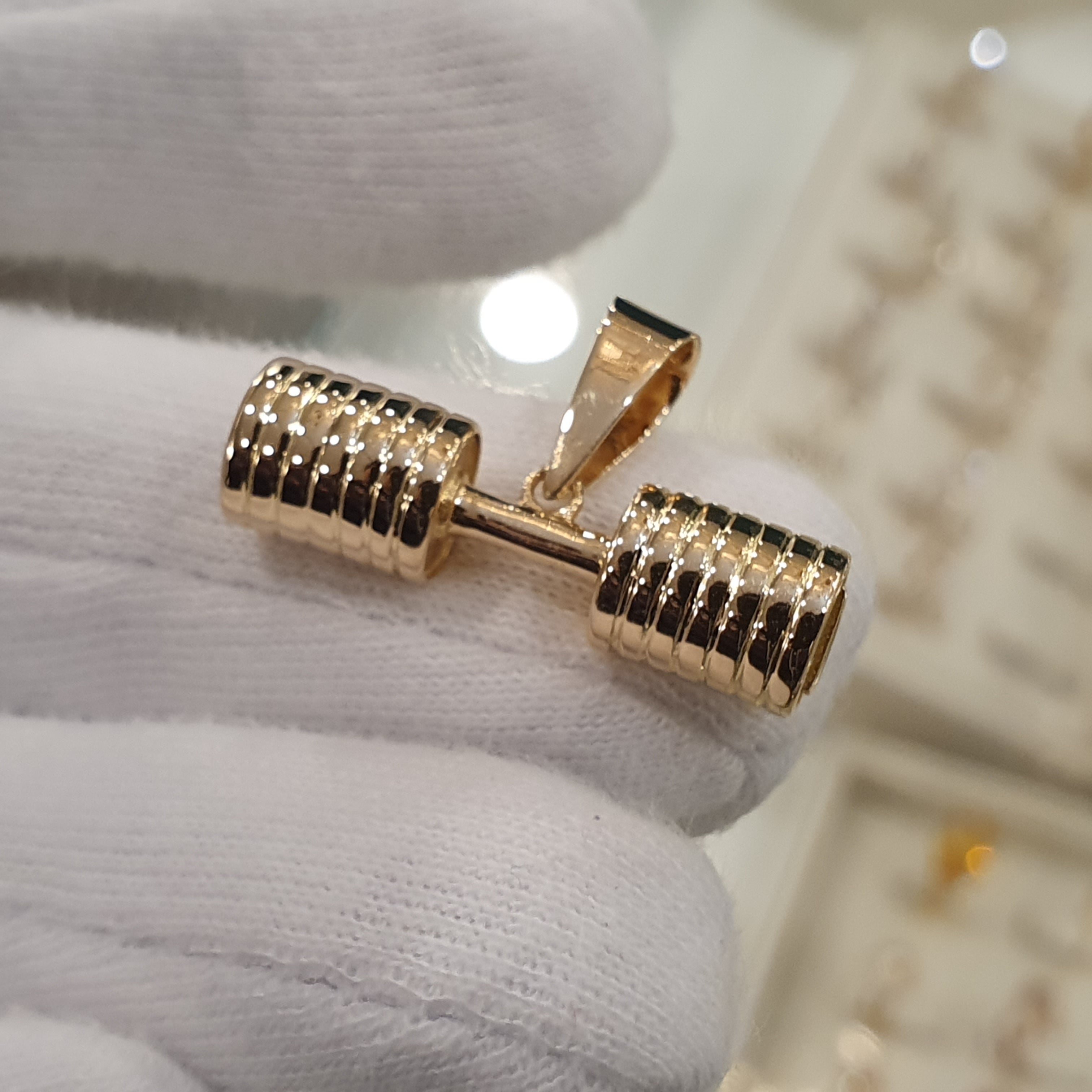 Dije de pesa personalizado con iniciales oro 18k