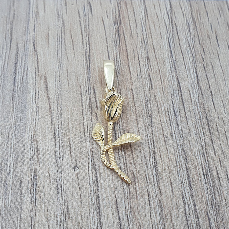 Dije de Flor labrado Oro 18k – Jade18k