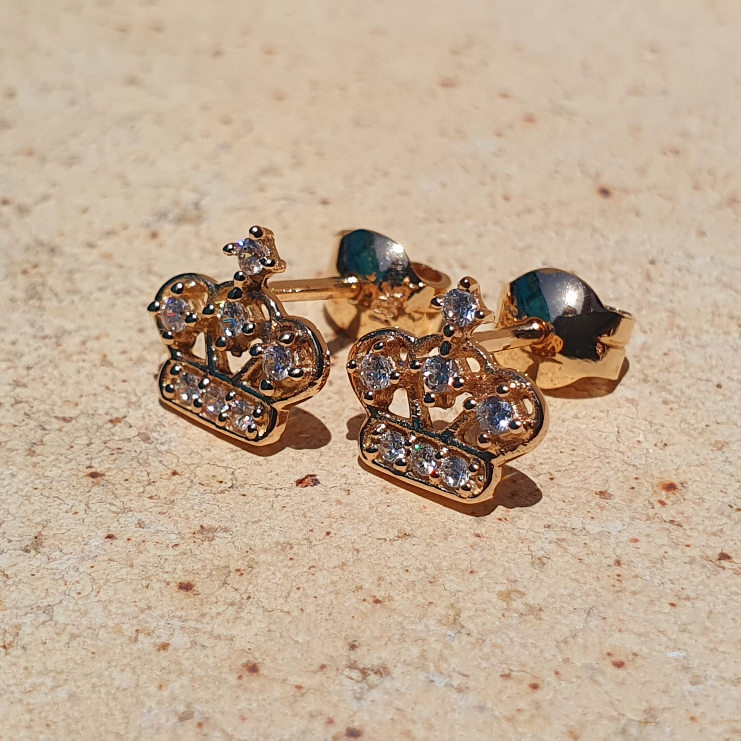 Aretes arete de corona reina princesa en oro18k