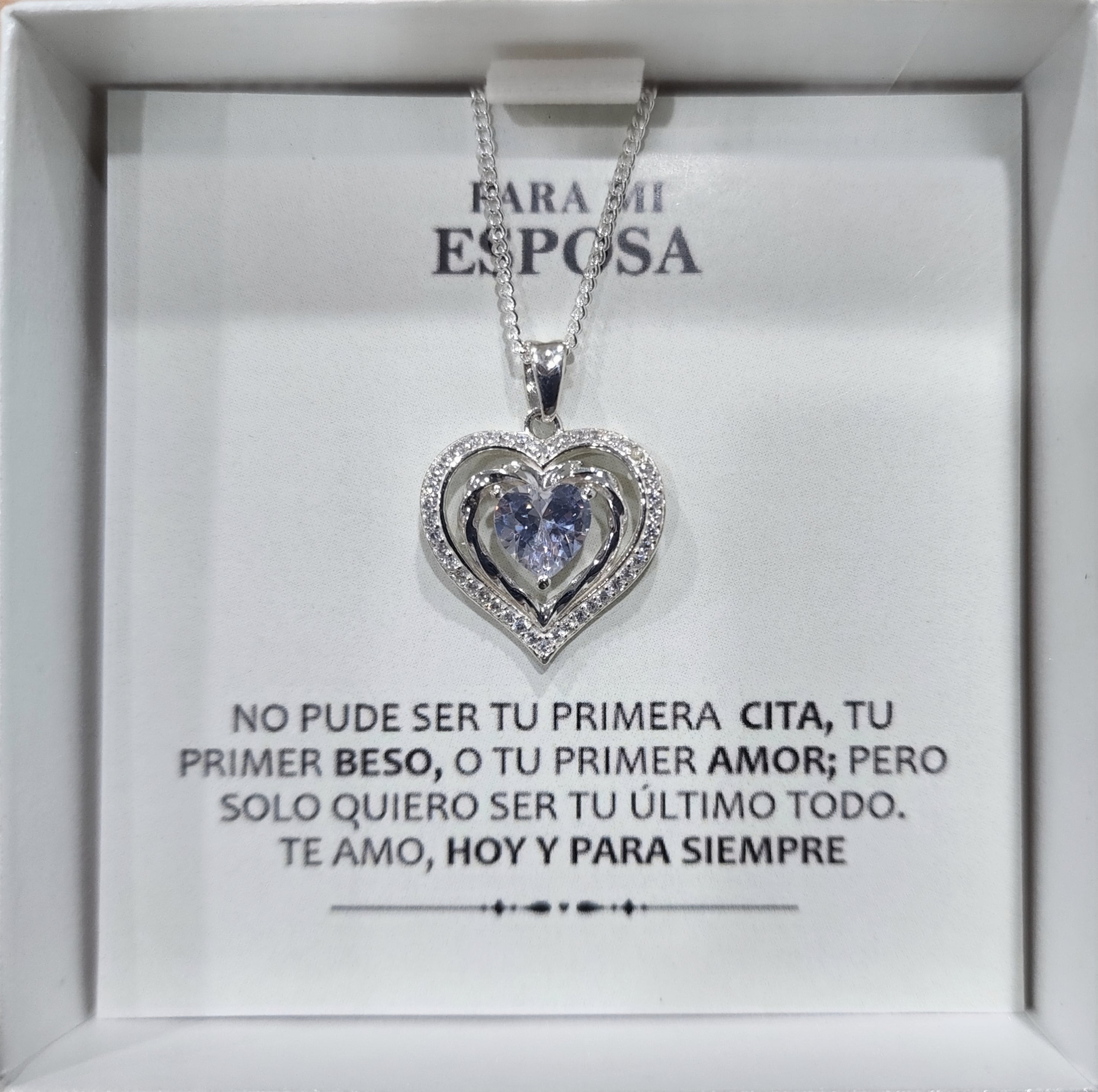 Dije de amor en plata ley