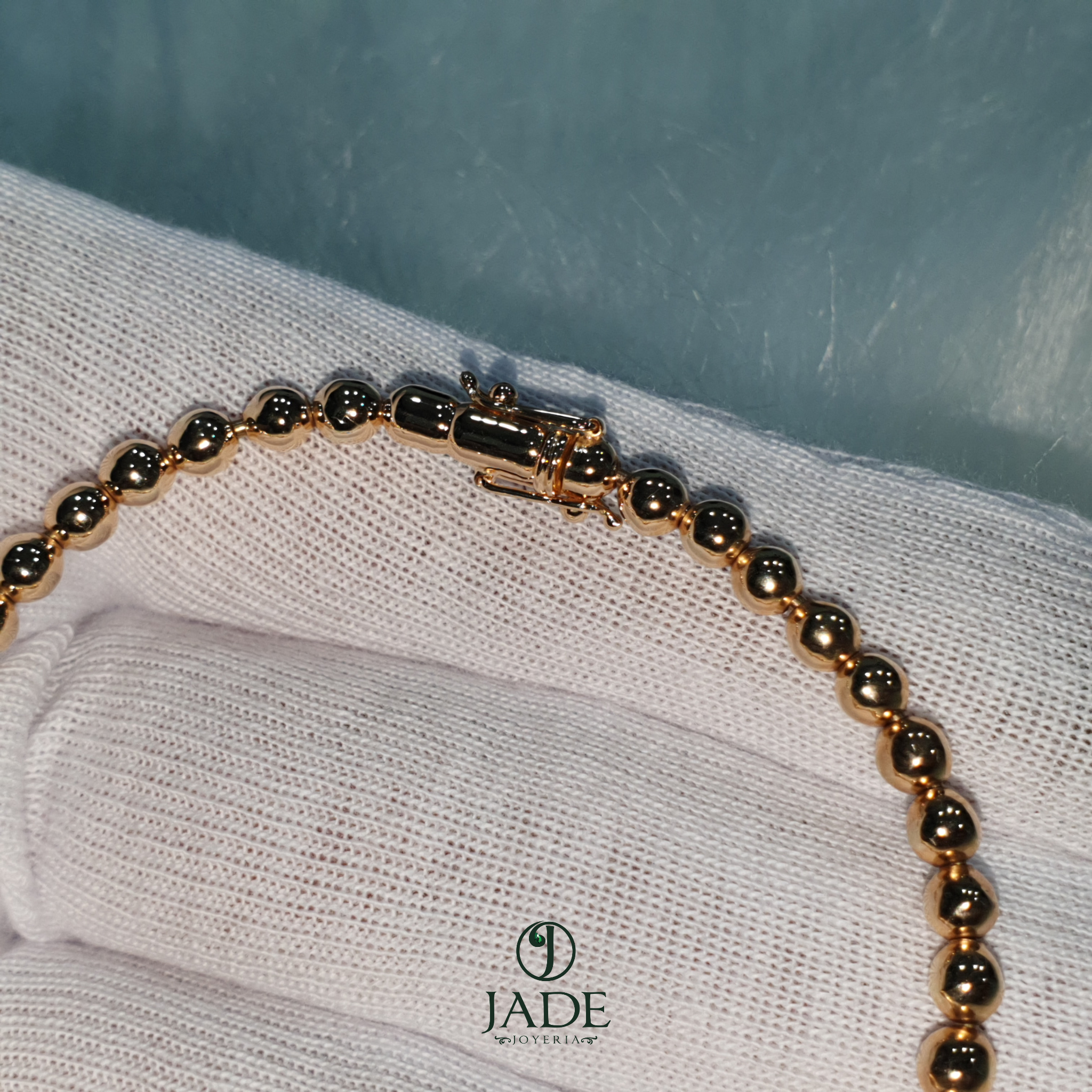Pulsera bajo del mar
