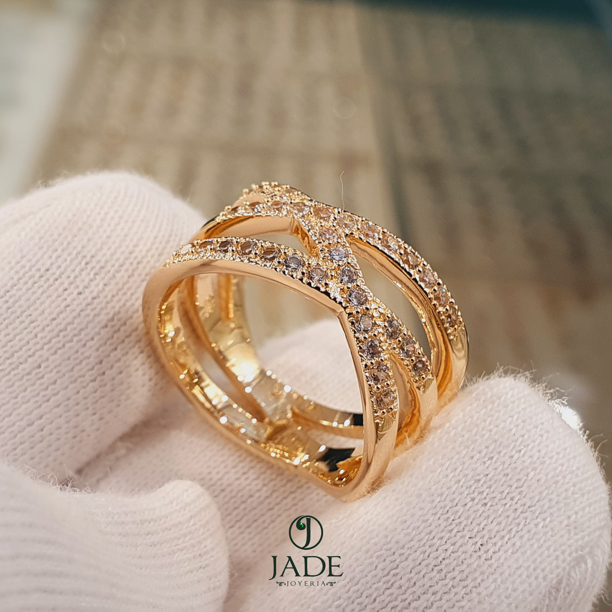 Anillo entrelazado