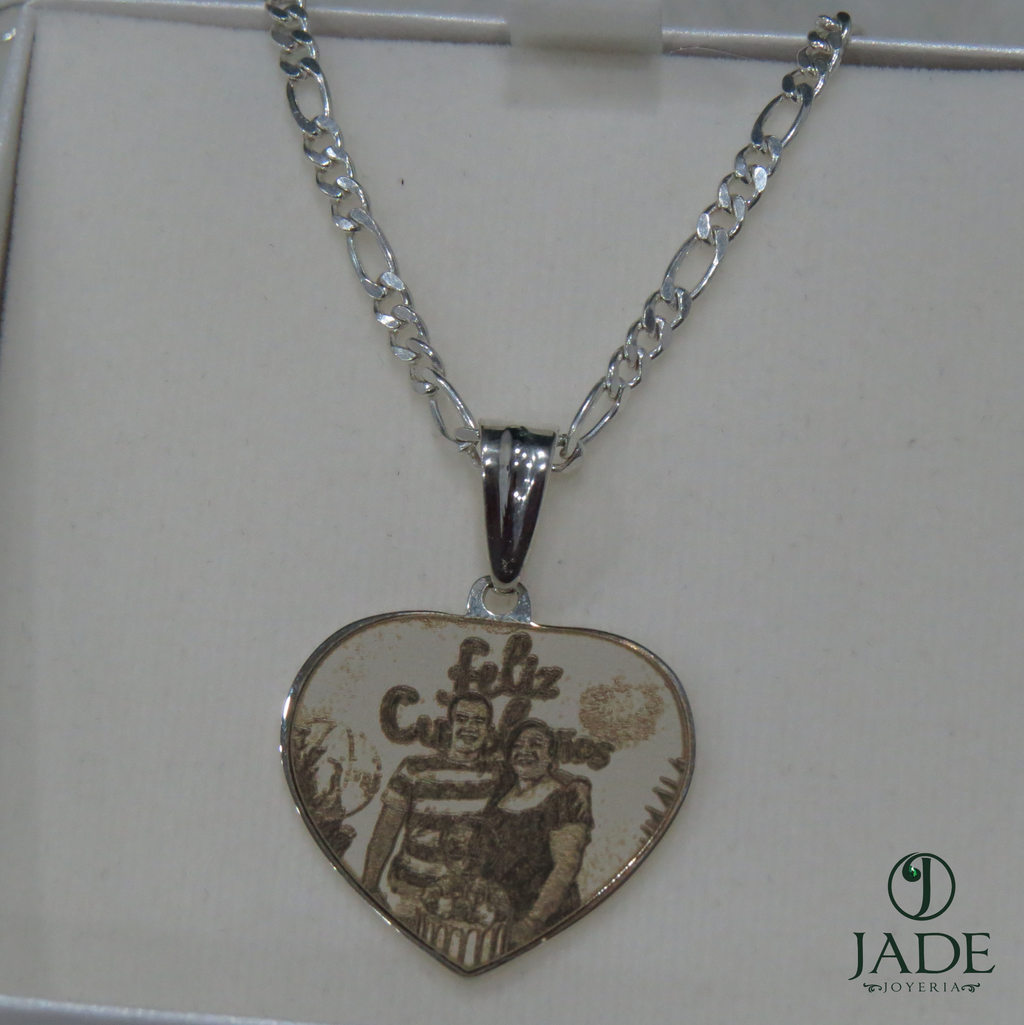 Dije con fotograbado y cadena en plata fina
