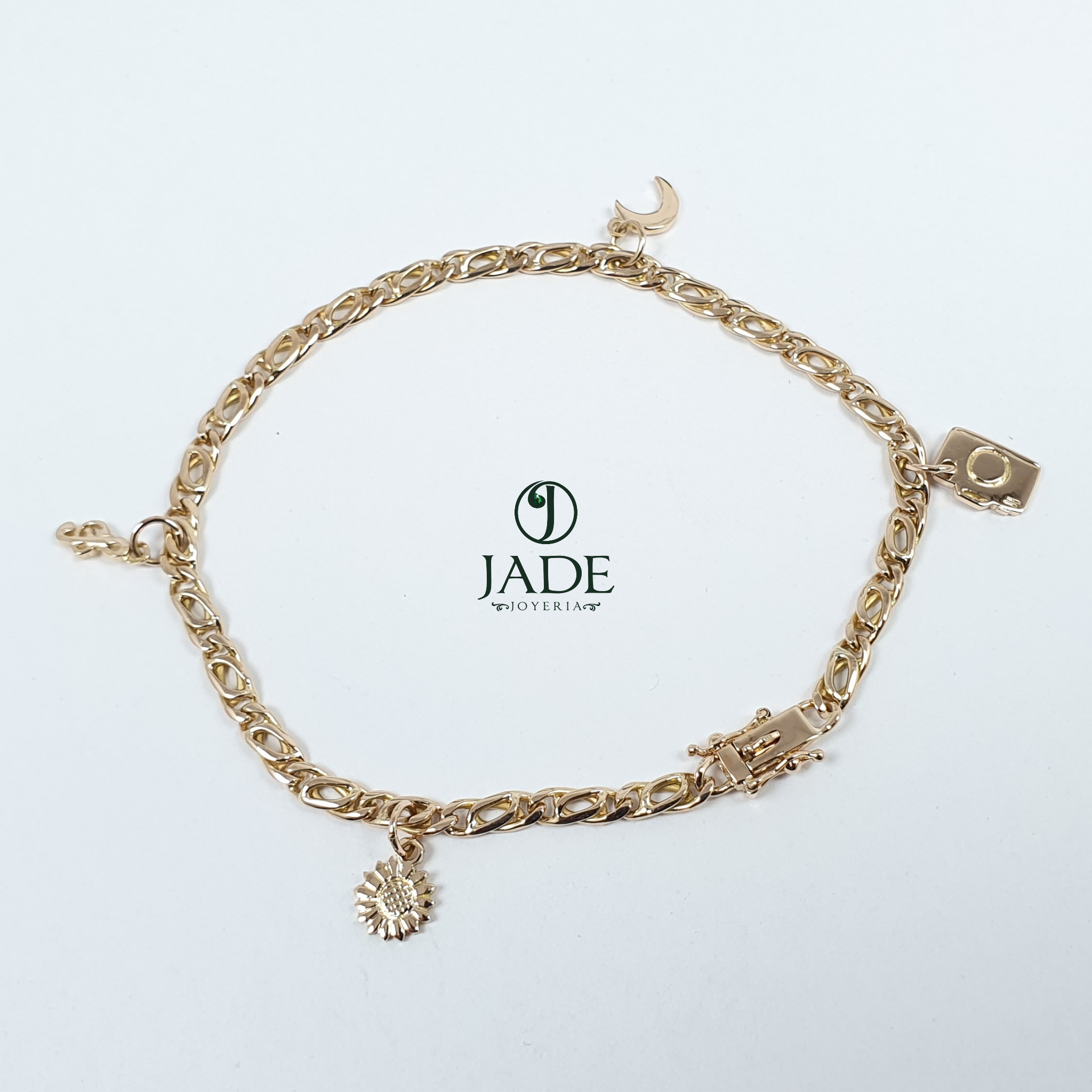 Pulsera con dijes