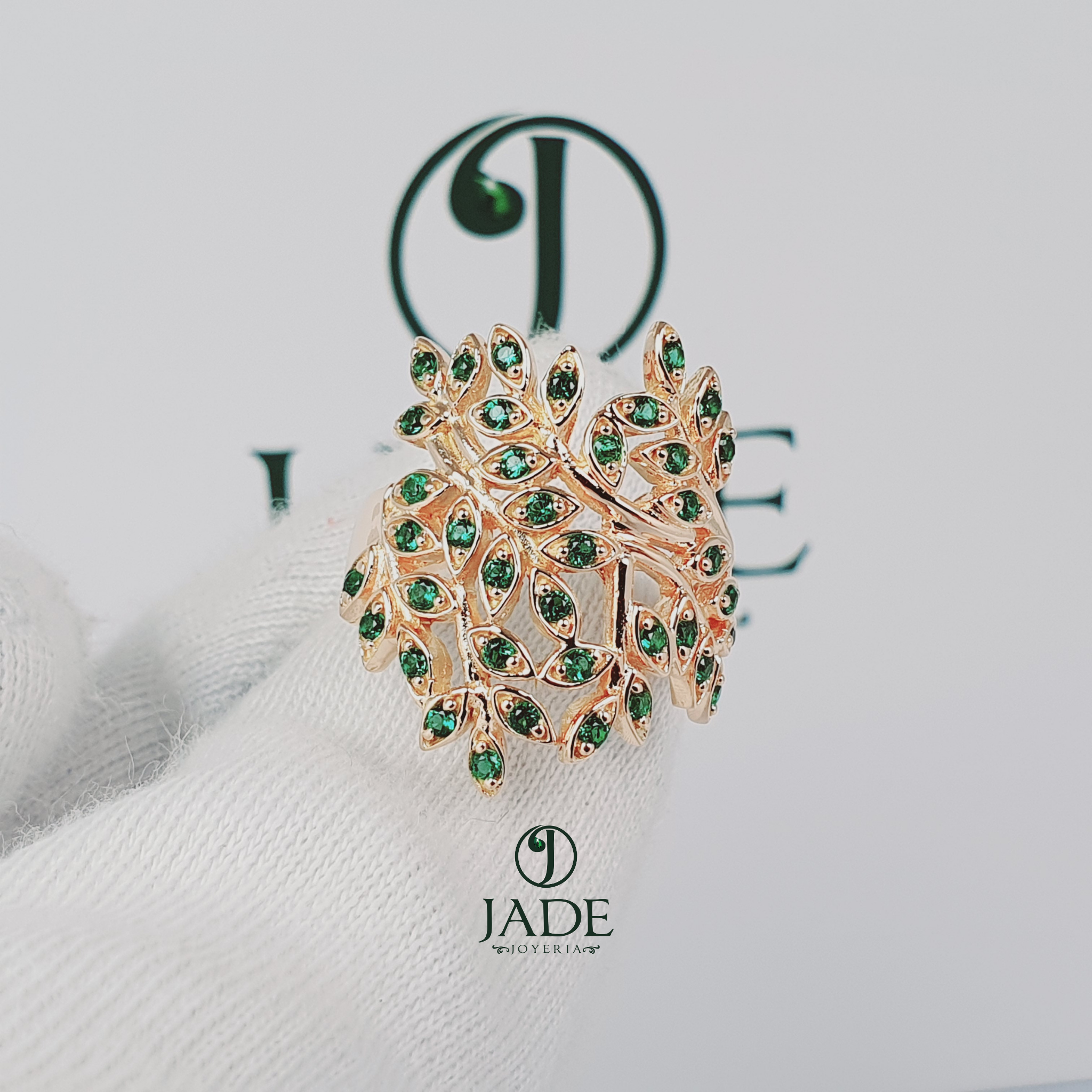 Anillo full hojas piedras verdes