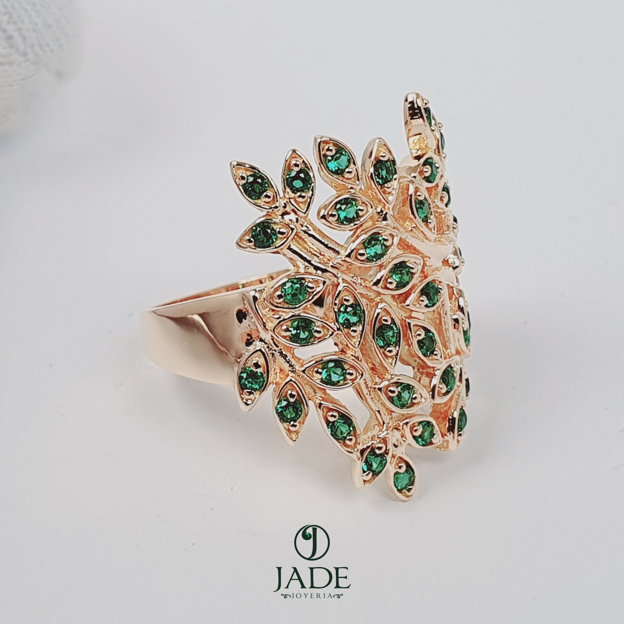 Anillo full hojas piedras verdes