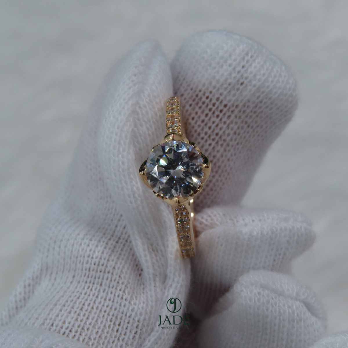 Anillo de compromiso paz