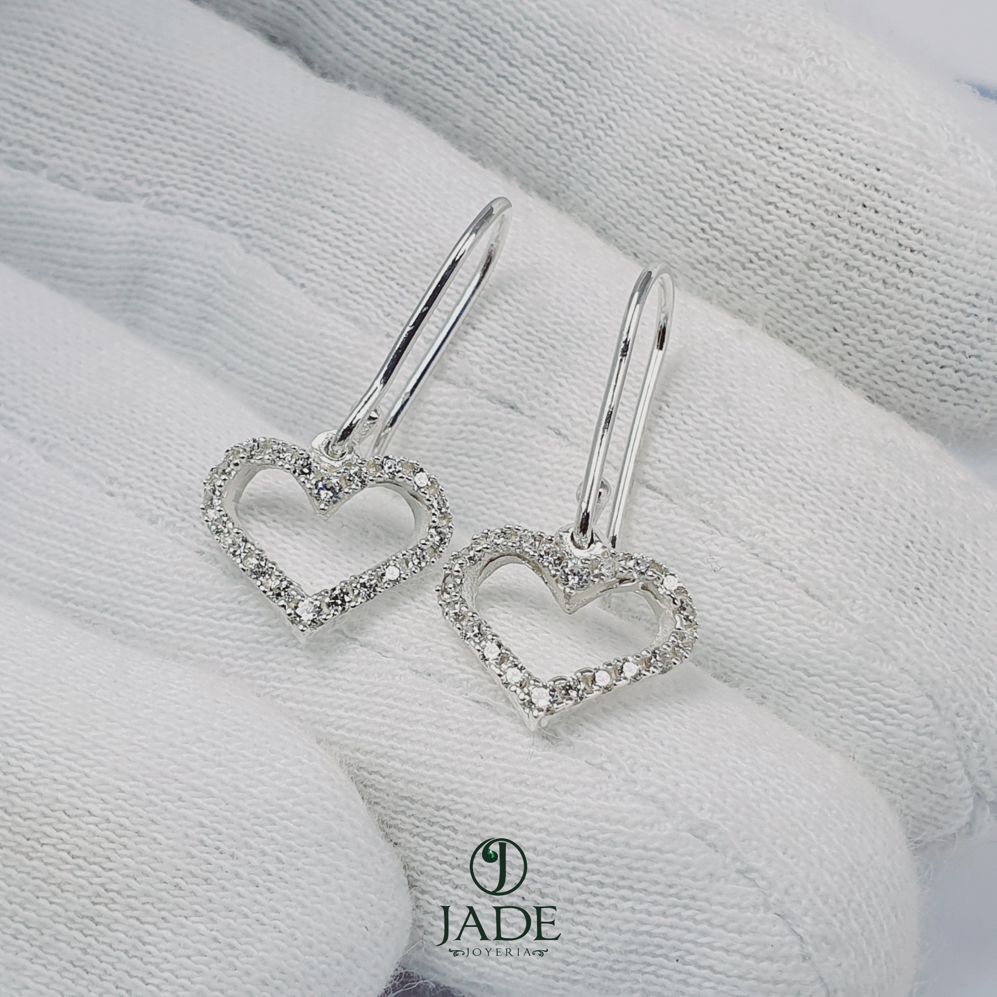 Aretes de corazon en plata fina