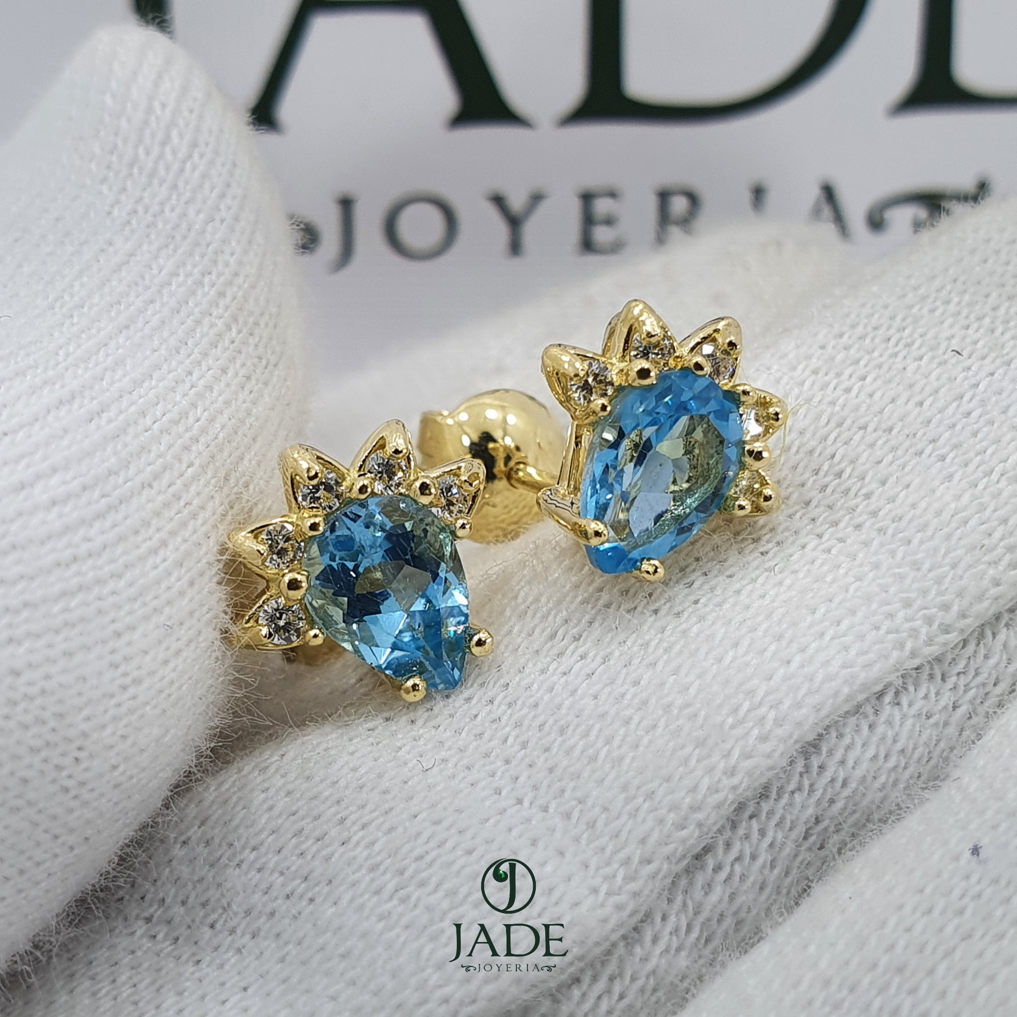 Aretes con piedra topacio