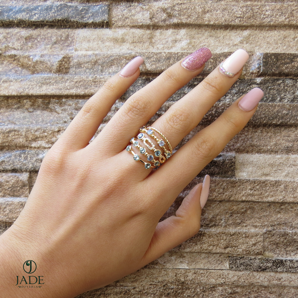 Anillo con topacio azul