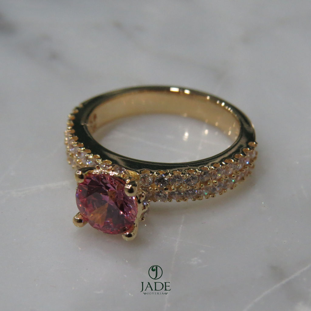 Anillo con piedra Rosa