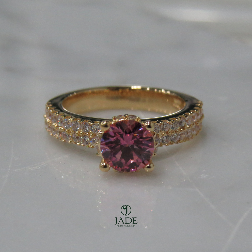 Anillo con piedra Rosa