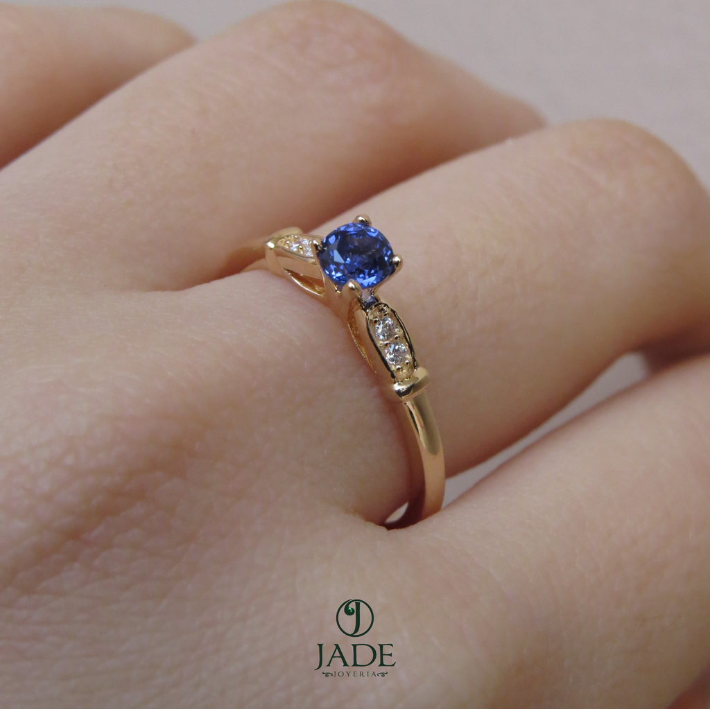 Anillo con Piedra azul