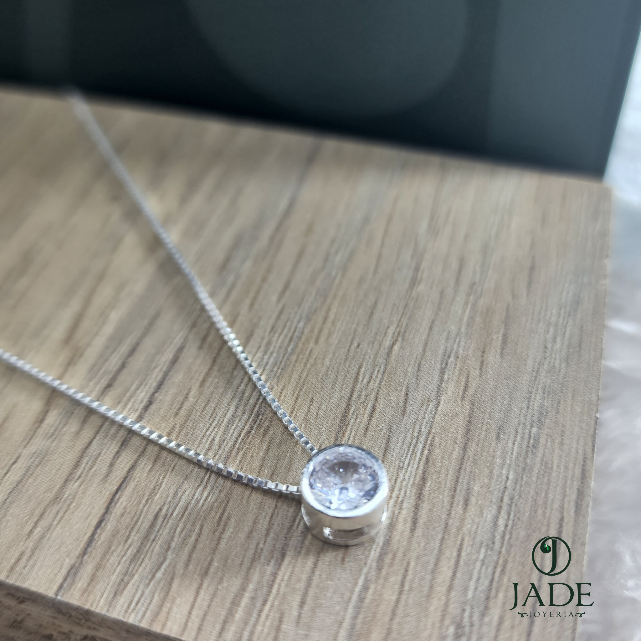Collar Jou en plata fina