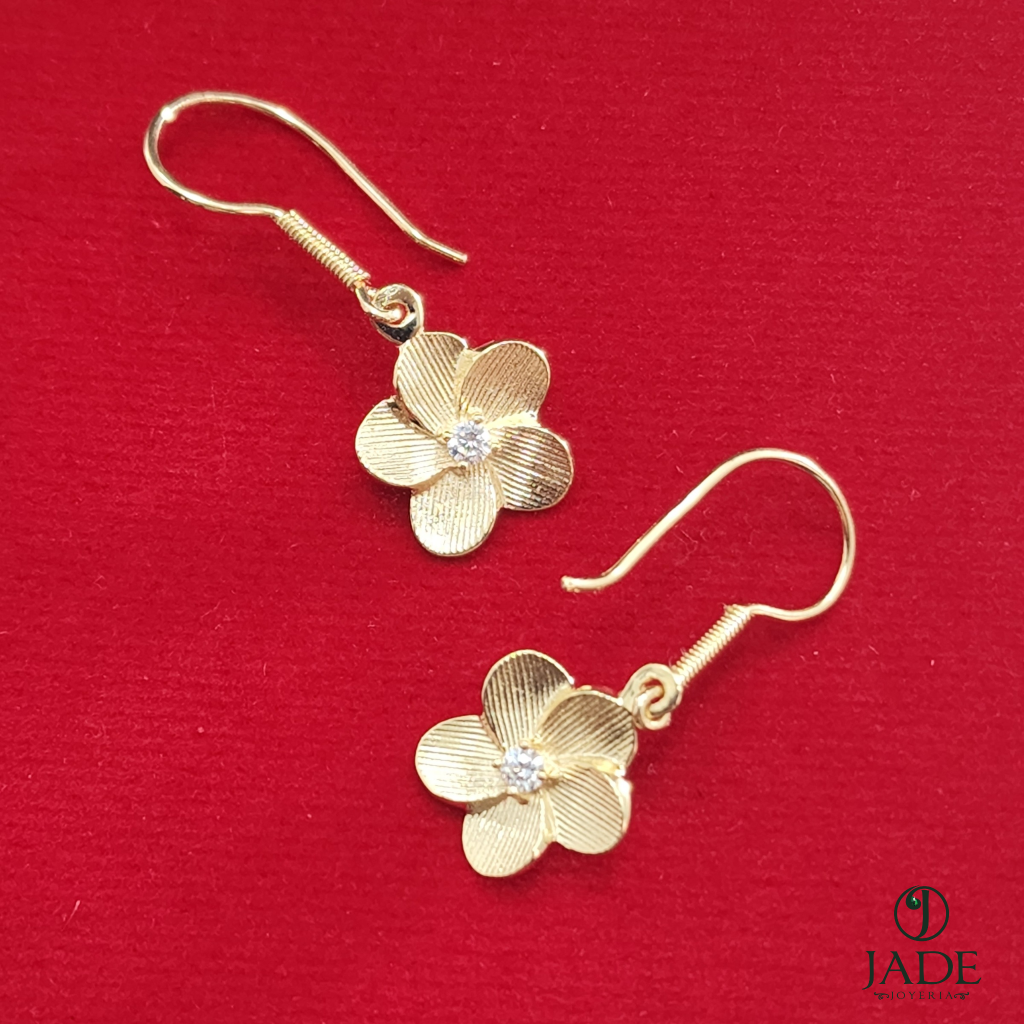 Aretes colgantes Flor de Amor