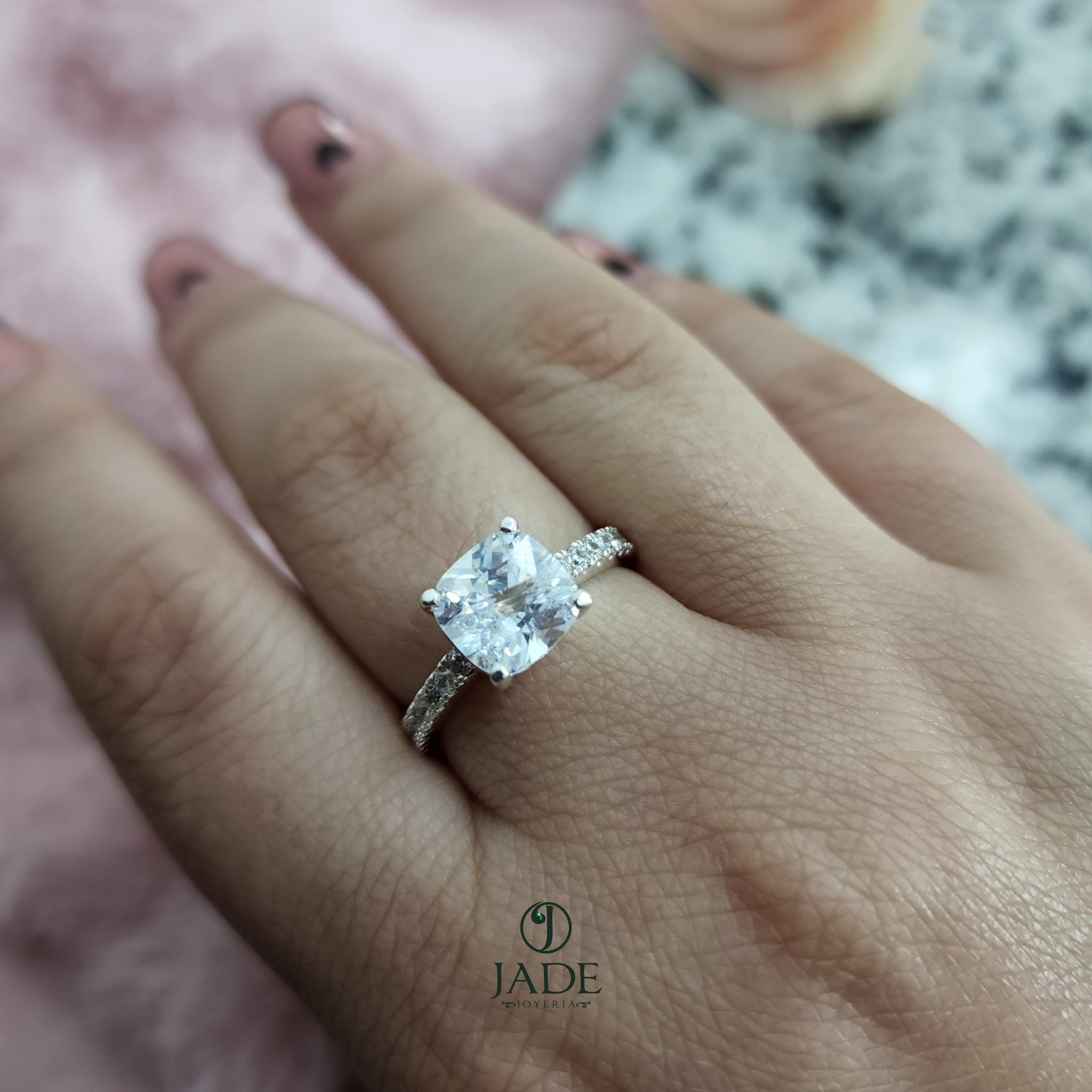 Anillo de compromiso Nadine en Plata