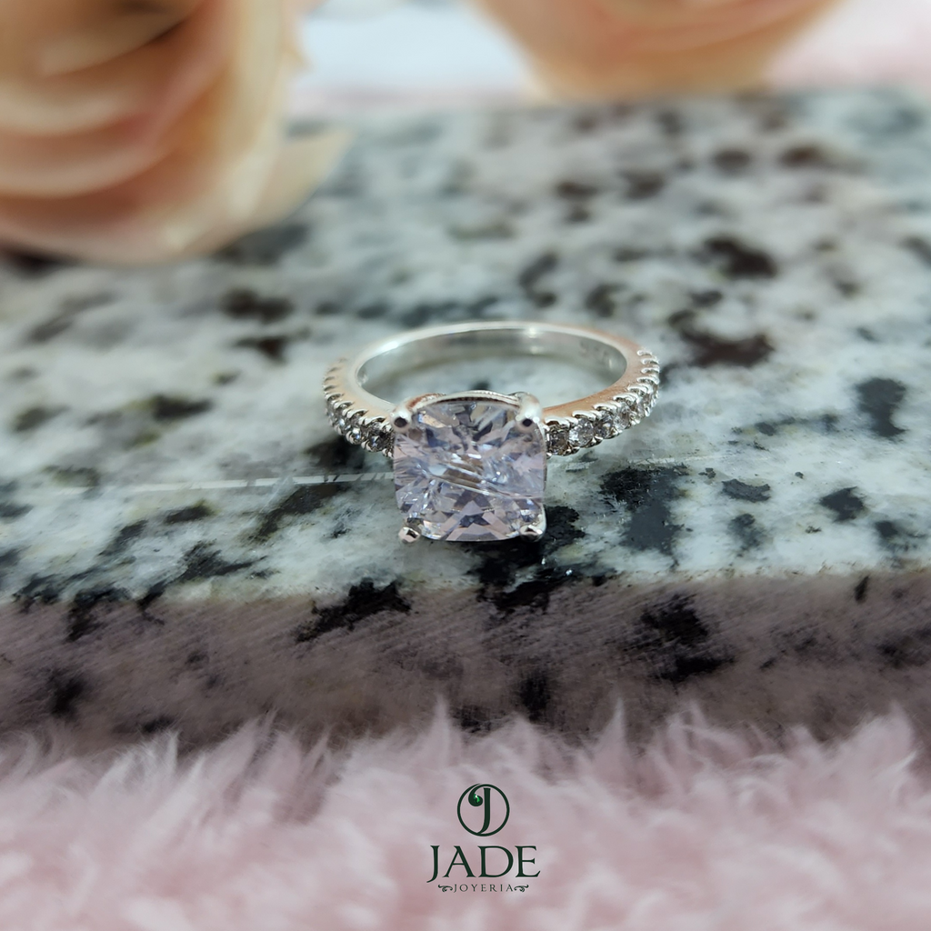 Anillo de compromiso Nadine en Plata