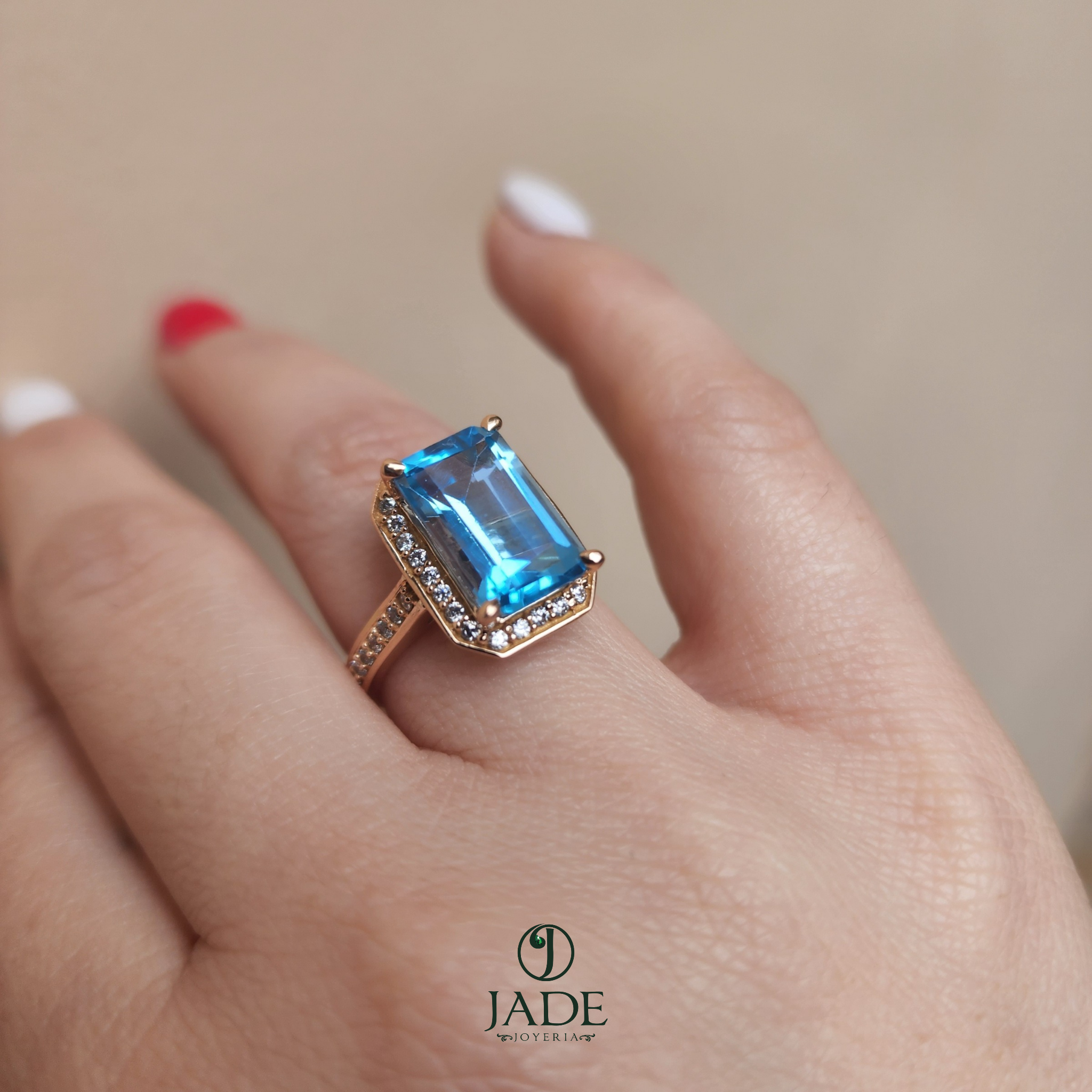 Anillo de compromiso Piedra celeste