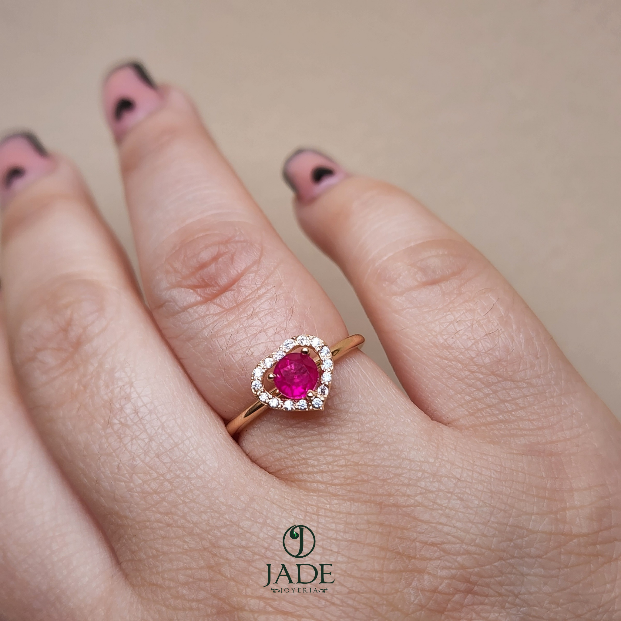 Anillo Corazón de Rubí