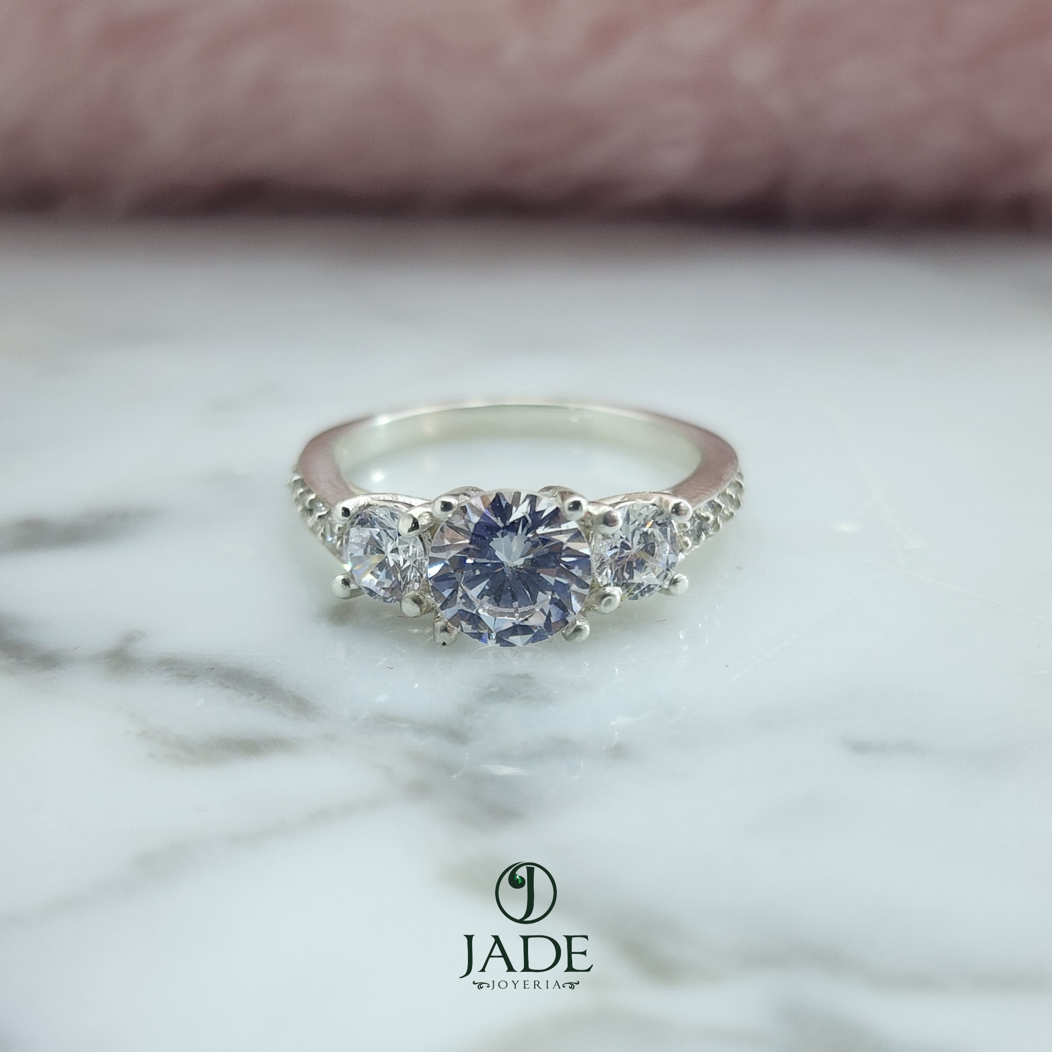 Anillo 3 piedras de Amor en plata fina