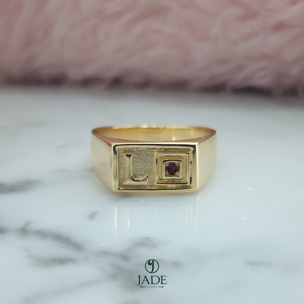 Chevalier con letra L