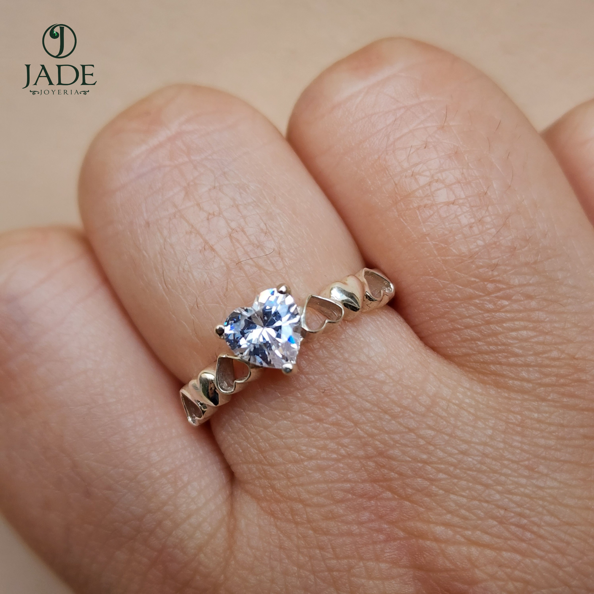 Anillo corazón en plata fina