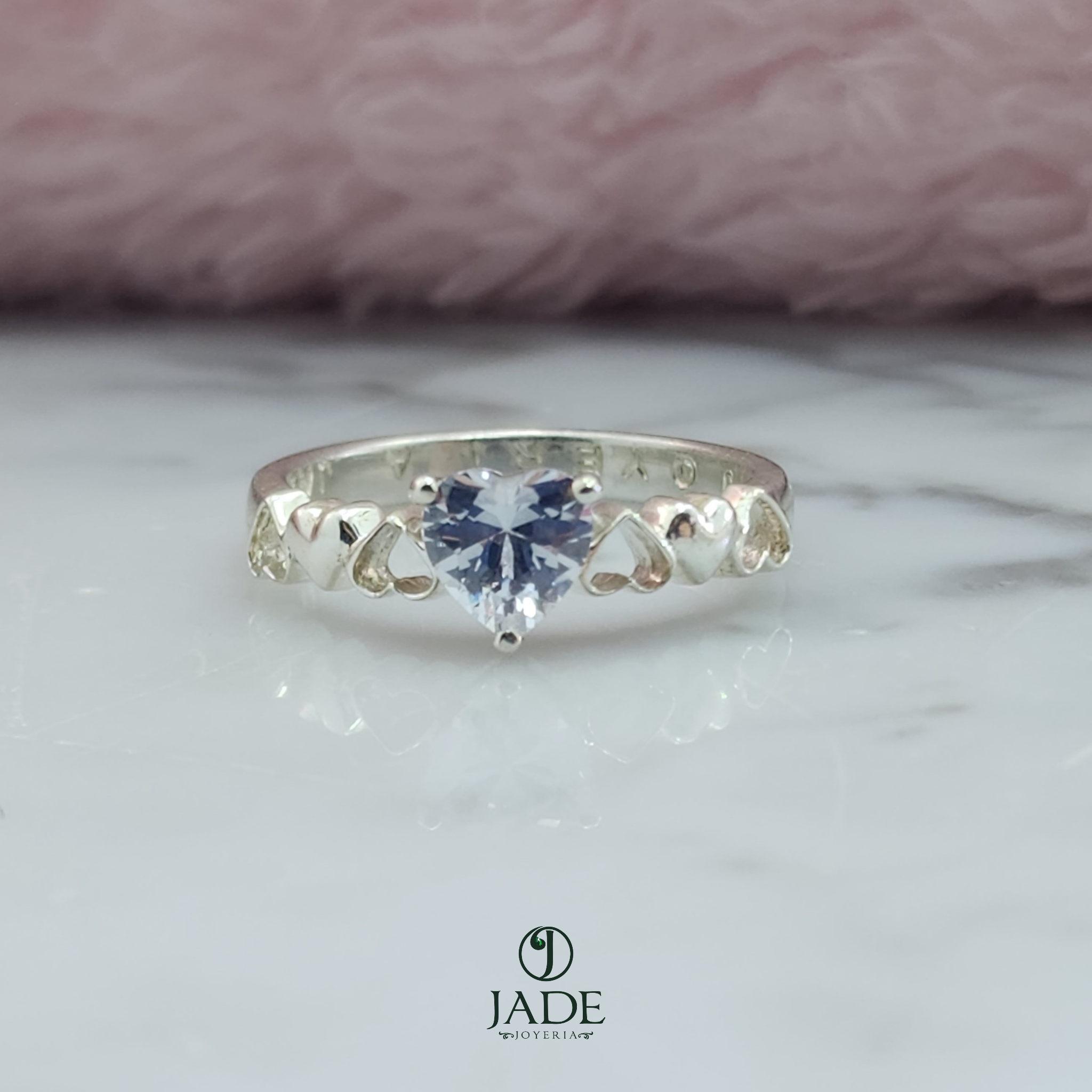 Anillo corazón en plata fina