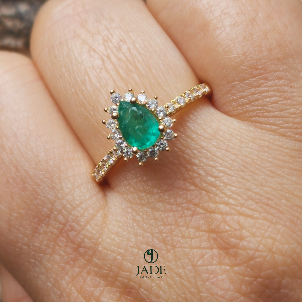 Anillo Gota De Esmeralda