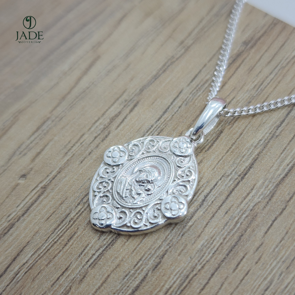 Dije de Virgen Maria en plata fina