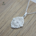 Dije de Virgen Maria en plata fina