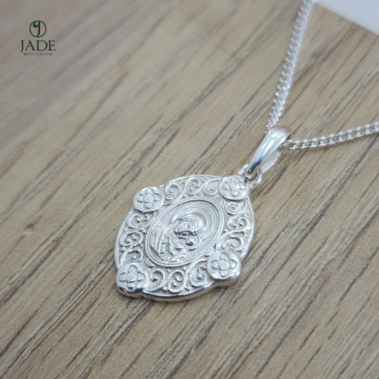 Collar con dije de Virgen Maria en plata fina