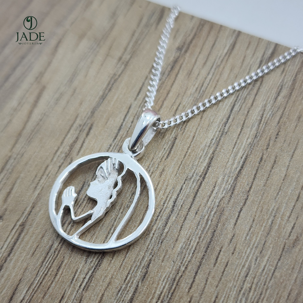 Dije de Virgen Maria en plata fina