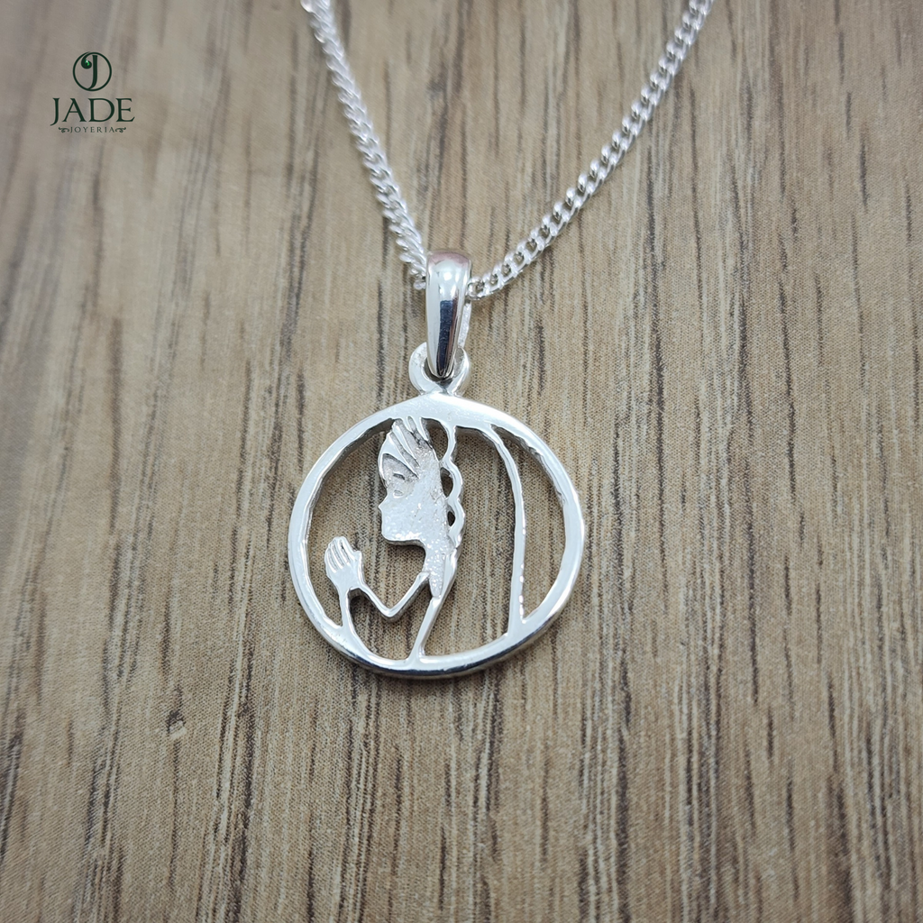 Dije de Virgen Maria en plata fina