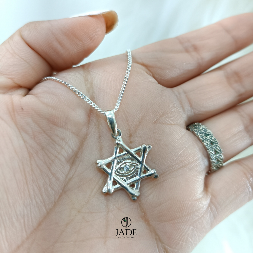 Dije pirámides invertida en plata